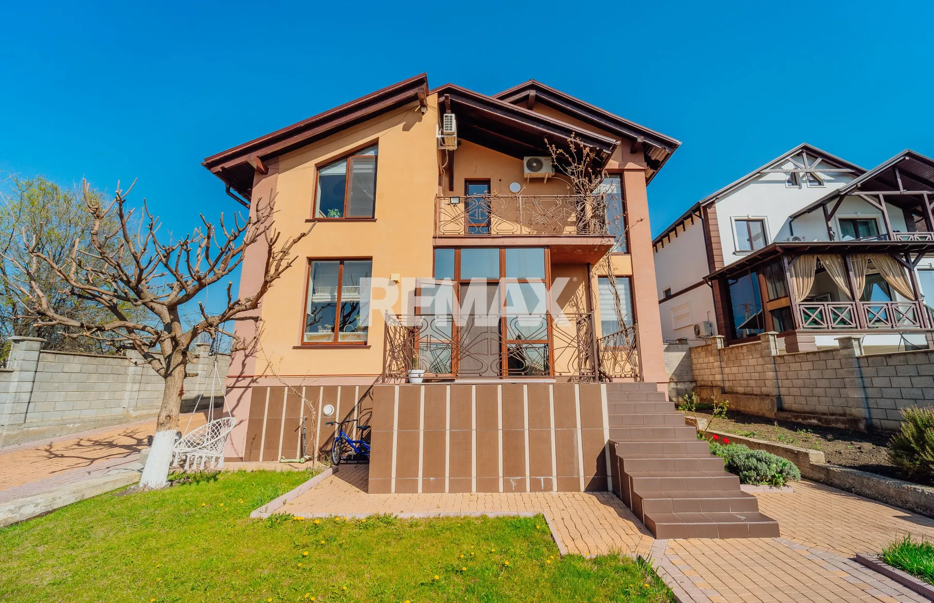 2-floor house, 160 m² — Image 1