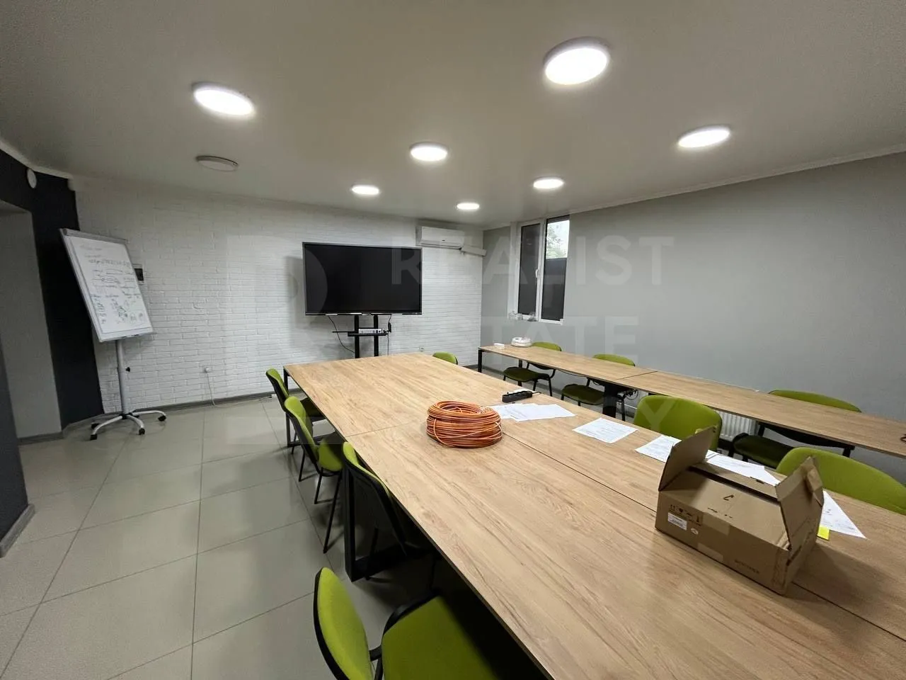 Trade space, 370 m² — Image 2