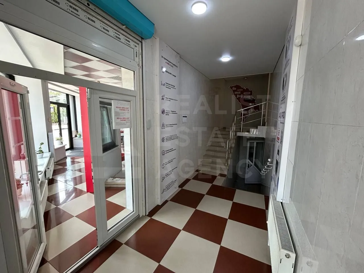 Trade space, 370 m² — Image 3