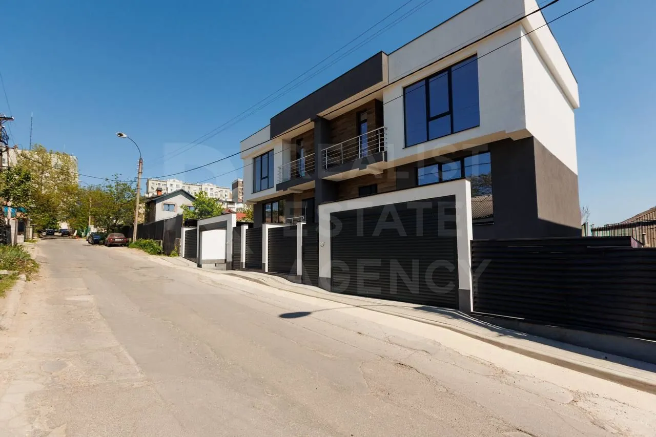 2-etaje casă, 3 camere, 170 m² — Imagine 1
