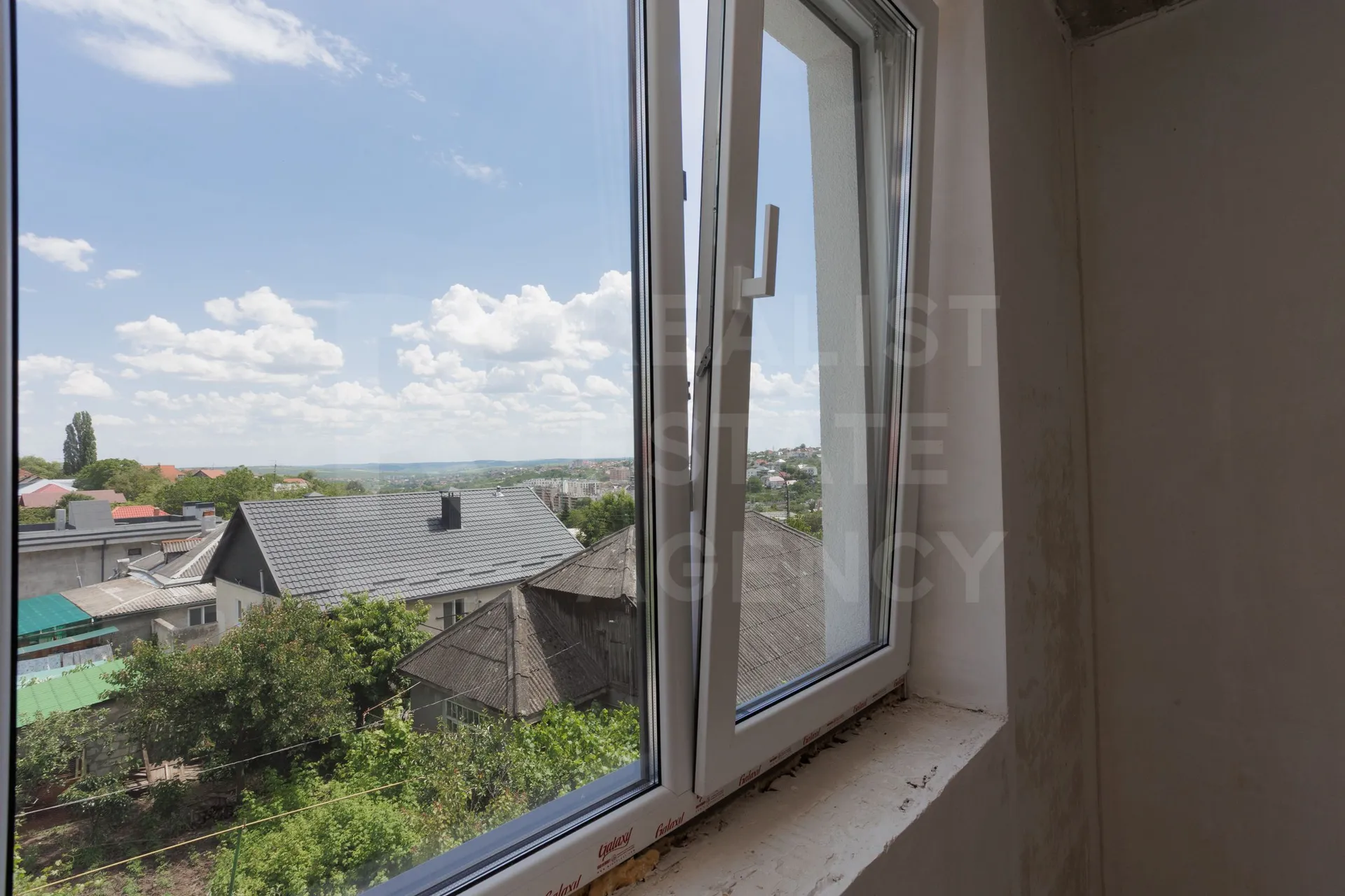 2-etaje casă, 3 camere, 170 m² — Imagine 4