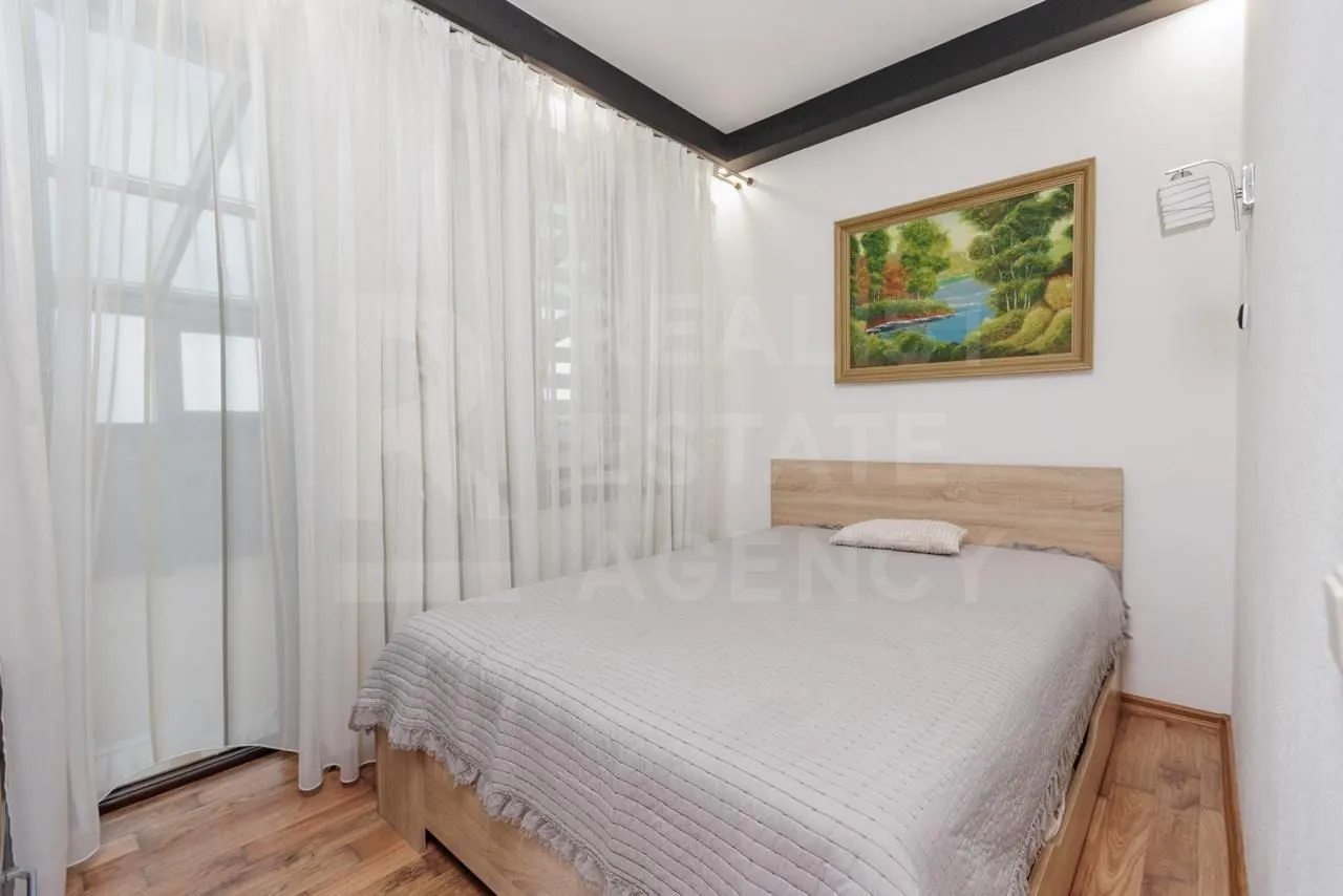 3-bedroom apartment, 227 m² — Image 4