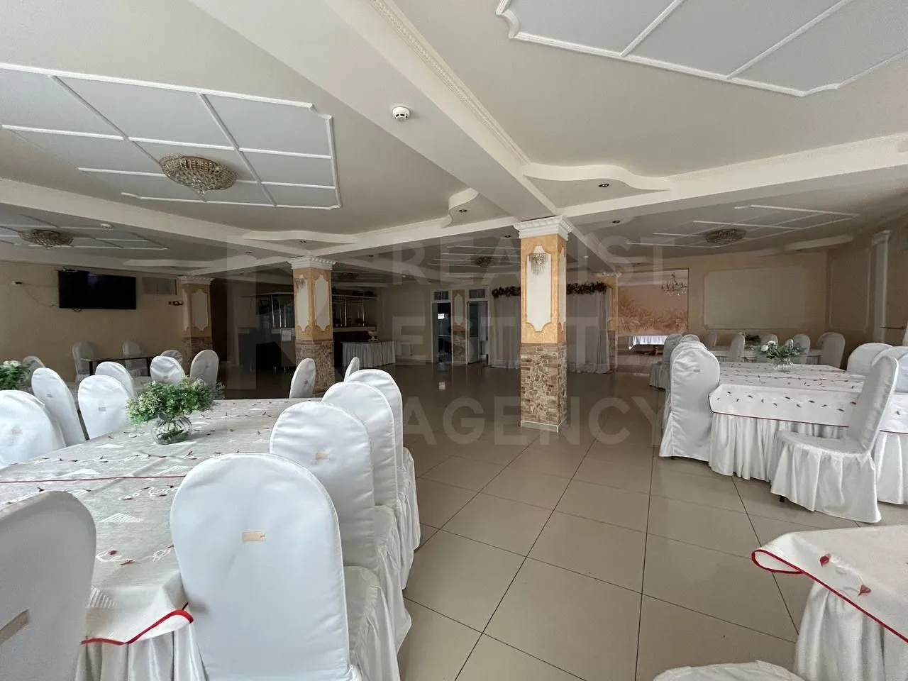 Spațiu comercial, 600 m² — Imagine 4