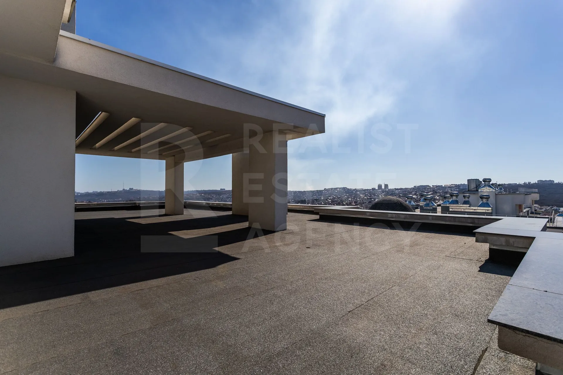4-комнатная квартира, 312 м² — Изображение 1