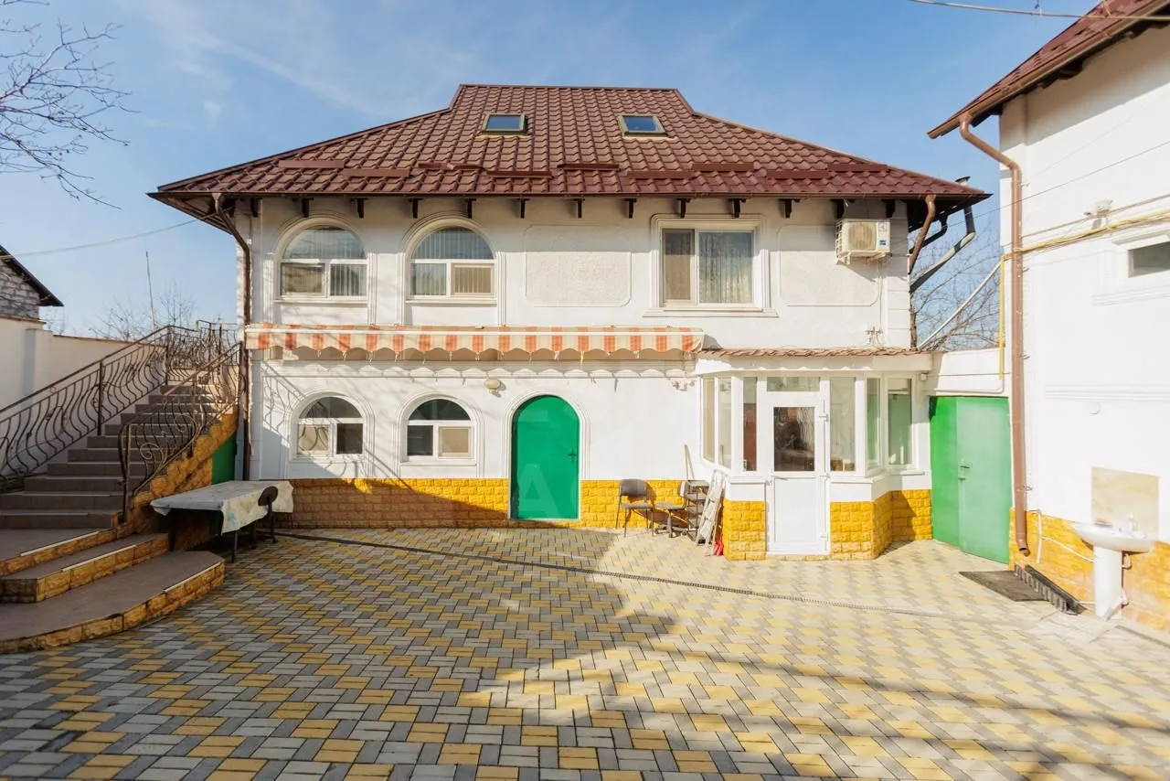 2-этажный дом, 5 комнат, 180 м² — Изображение 1
