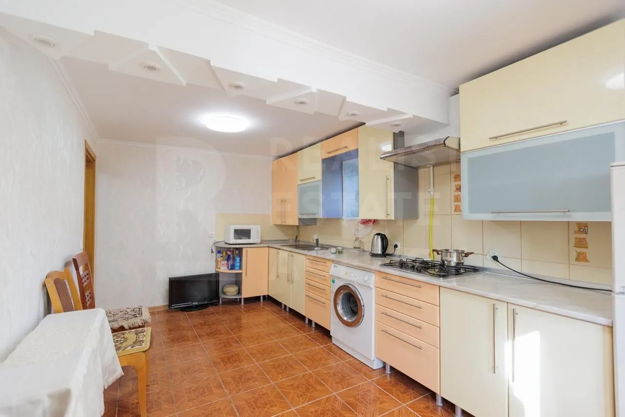 2-этажный дом, 5 комнат, 180 м² — Изображение 2