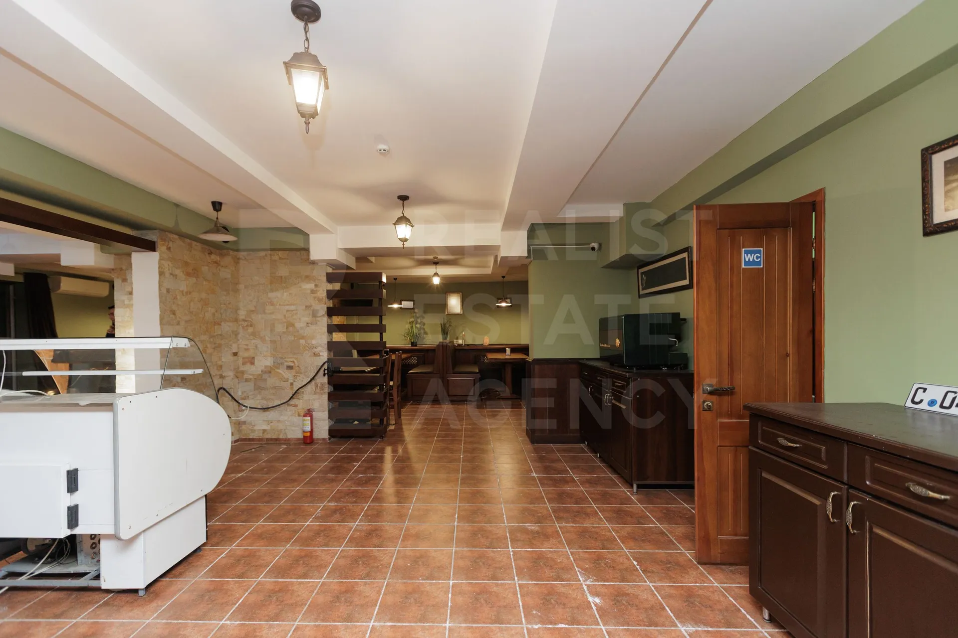 Spațiu comercial, 180 m² — Imagine 1