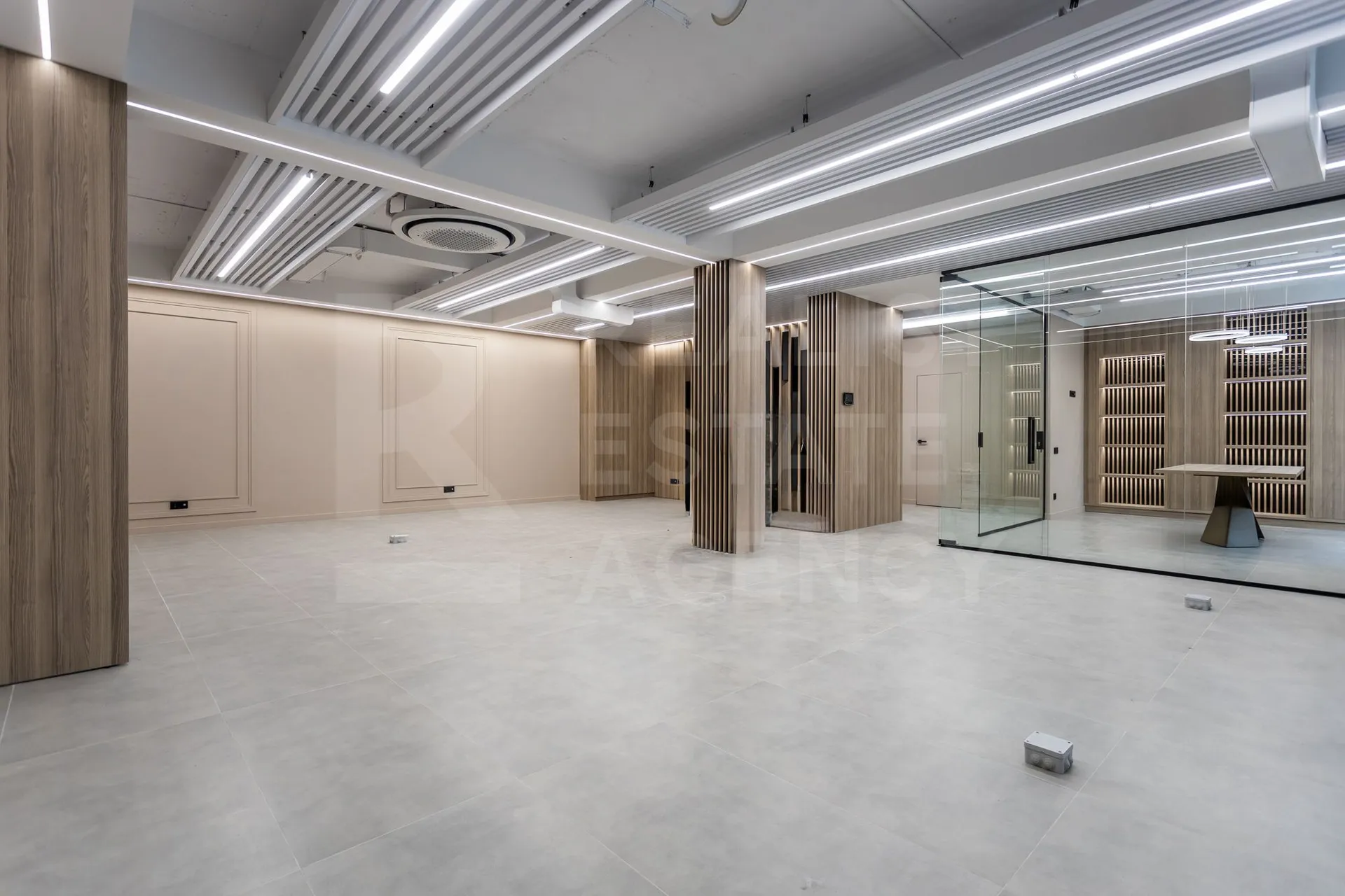 1-bedroom office, 130 m² — Image 1