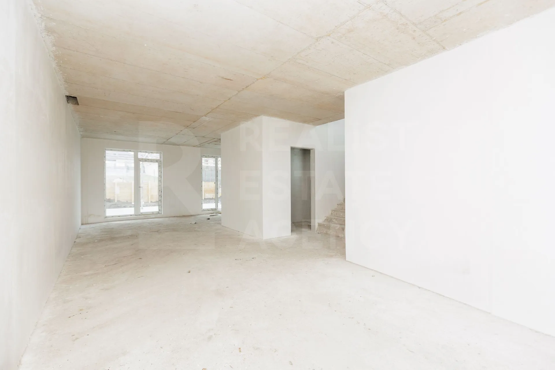 3-этажный дом, 3 комнаты, 188 м² — Изображение 4
