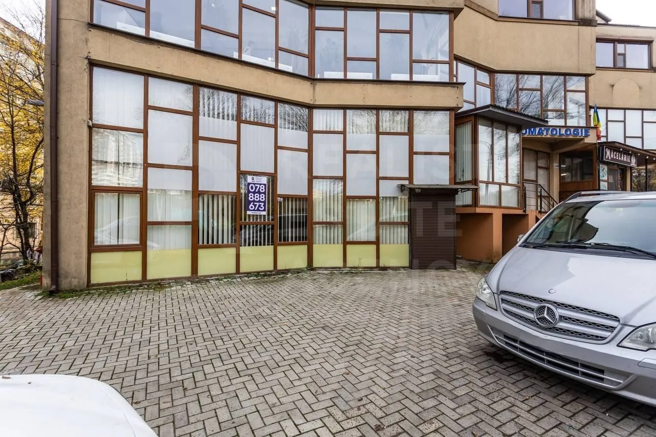 Spațiu comercial, 305 m² — Imagine 4