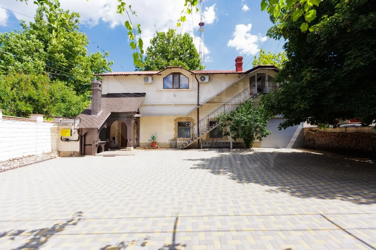 2-этажный дом, 5 комнат, 400 м² — Изображение 1