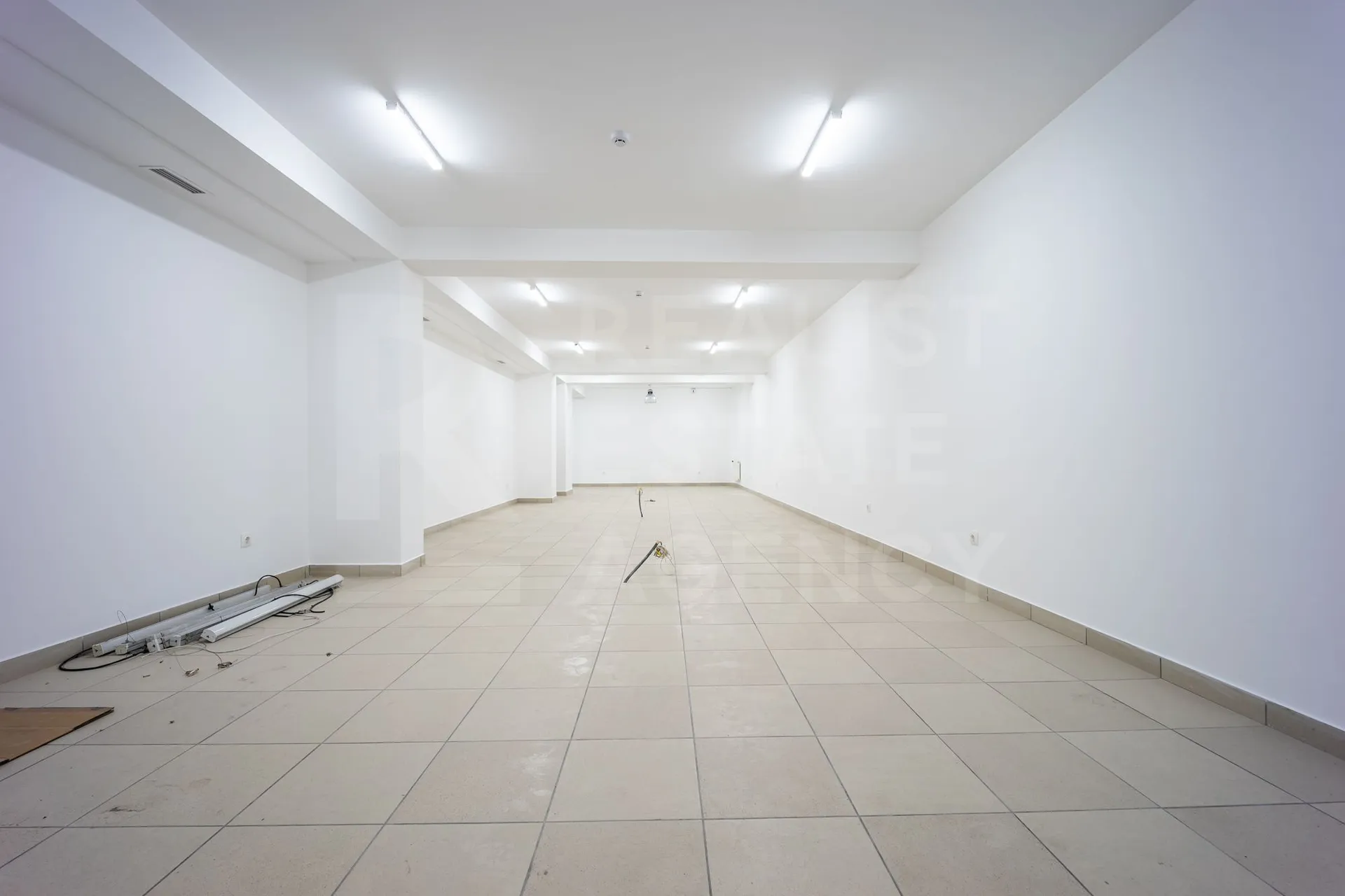 Spațiu comercial, 130 m² — Imagine 1