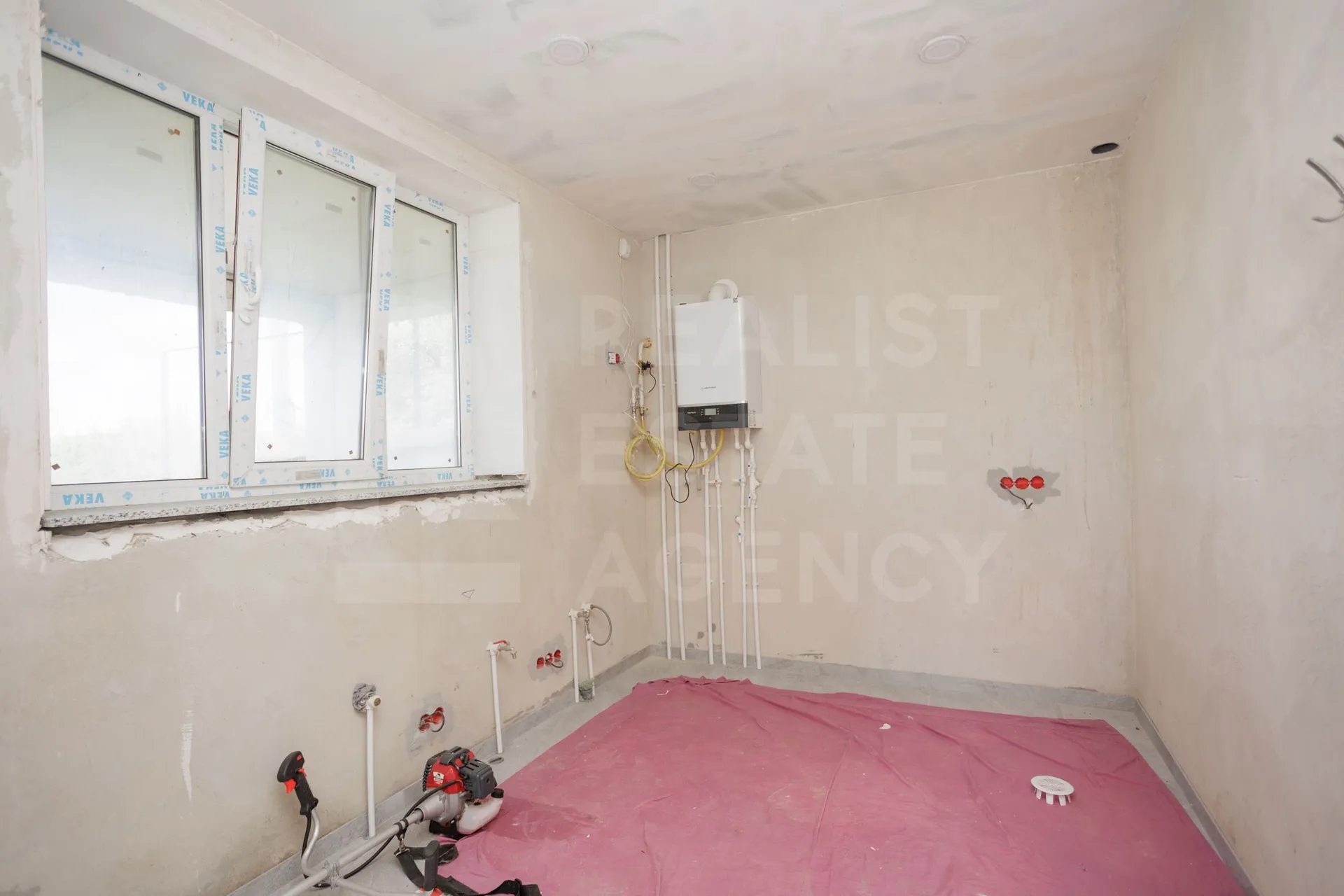 2-etaje casă, 5 camere, 170 m² — Imagine 2