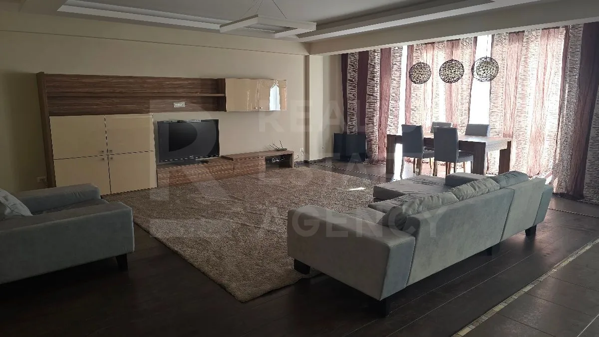 3-комнатная квартира, 130 м² — Изображение 1
