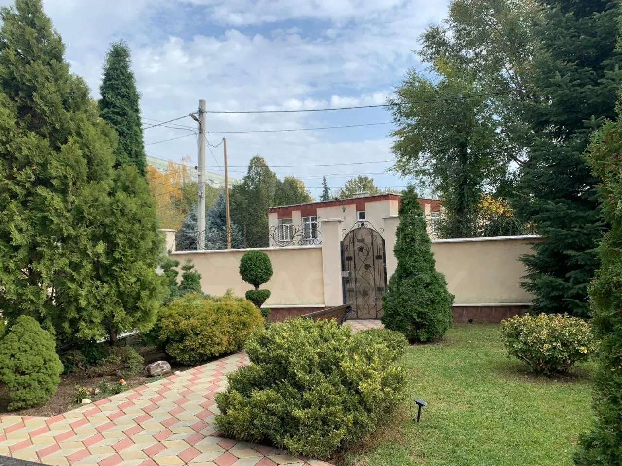 3-etaje casă, 4 camere, 240 m² — Imagine 4