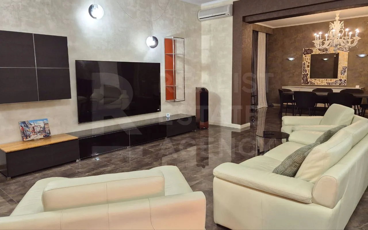 3-этажный дом, 5 комнат, 280 м² — Изображение 3