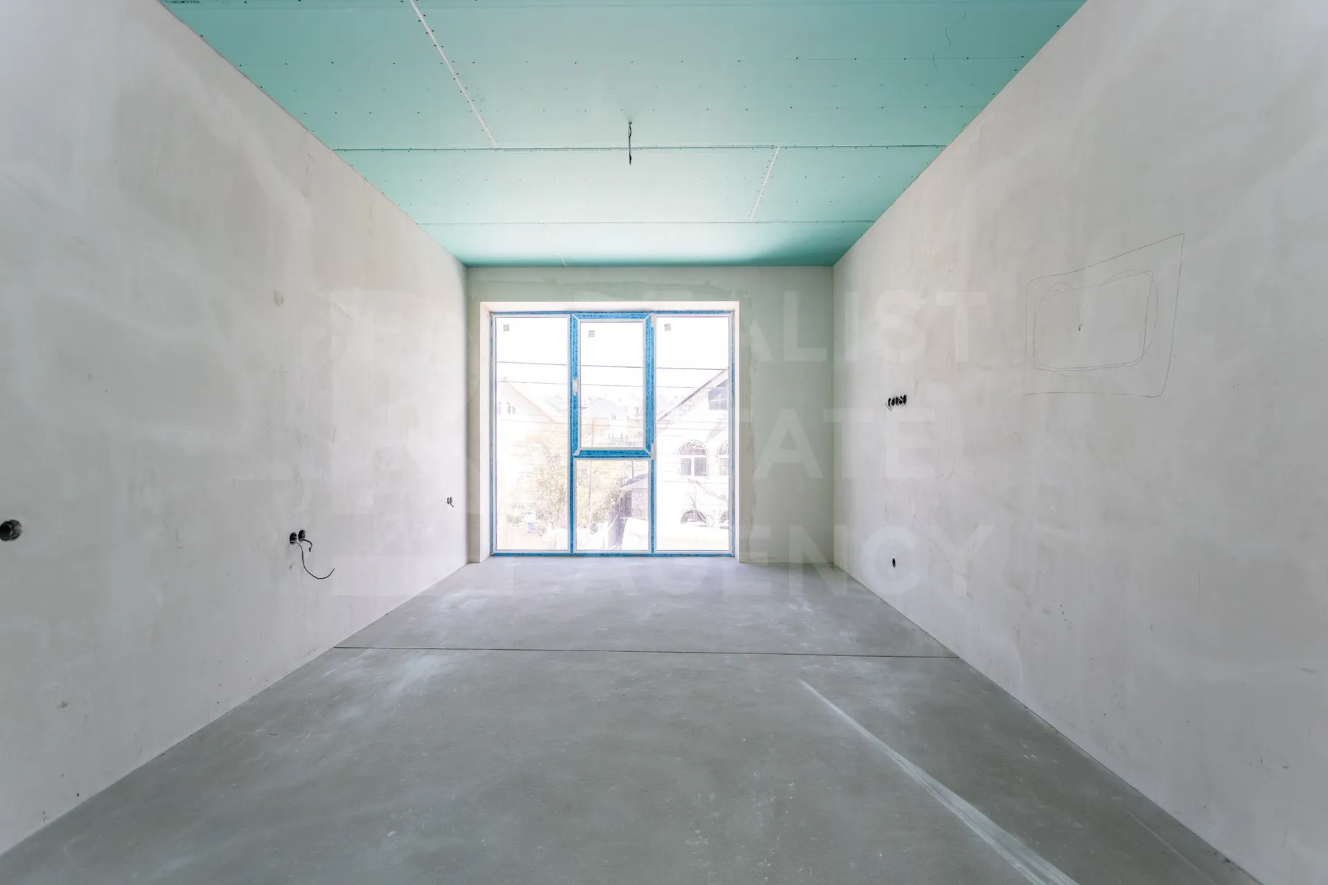 3-этажный дом, 3 комнаты, 235 м² — Изображение 2