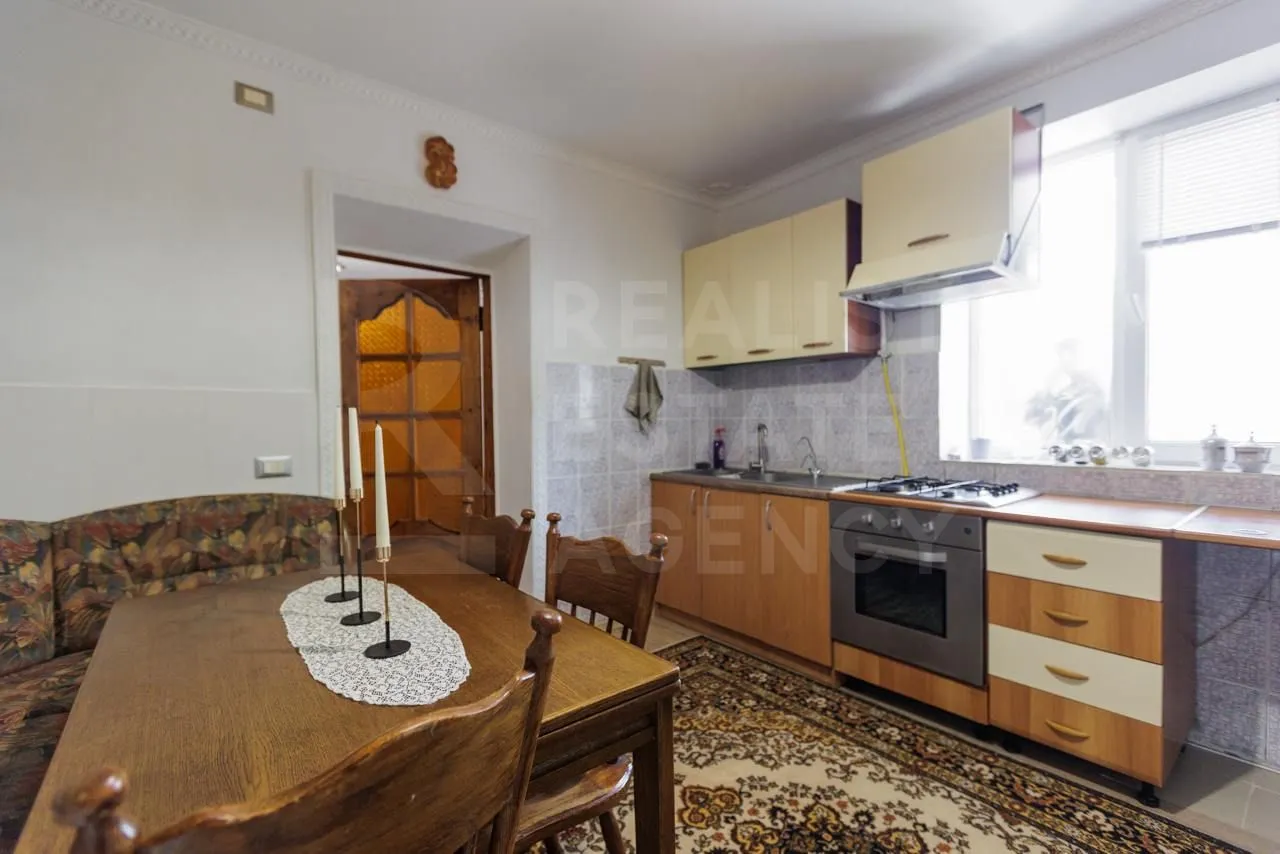 2-этажный дом, 3 комнаты, 140 м² — Изображение 2