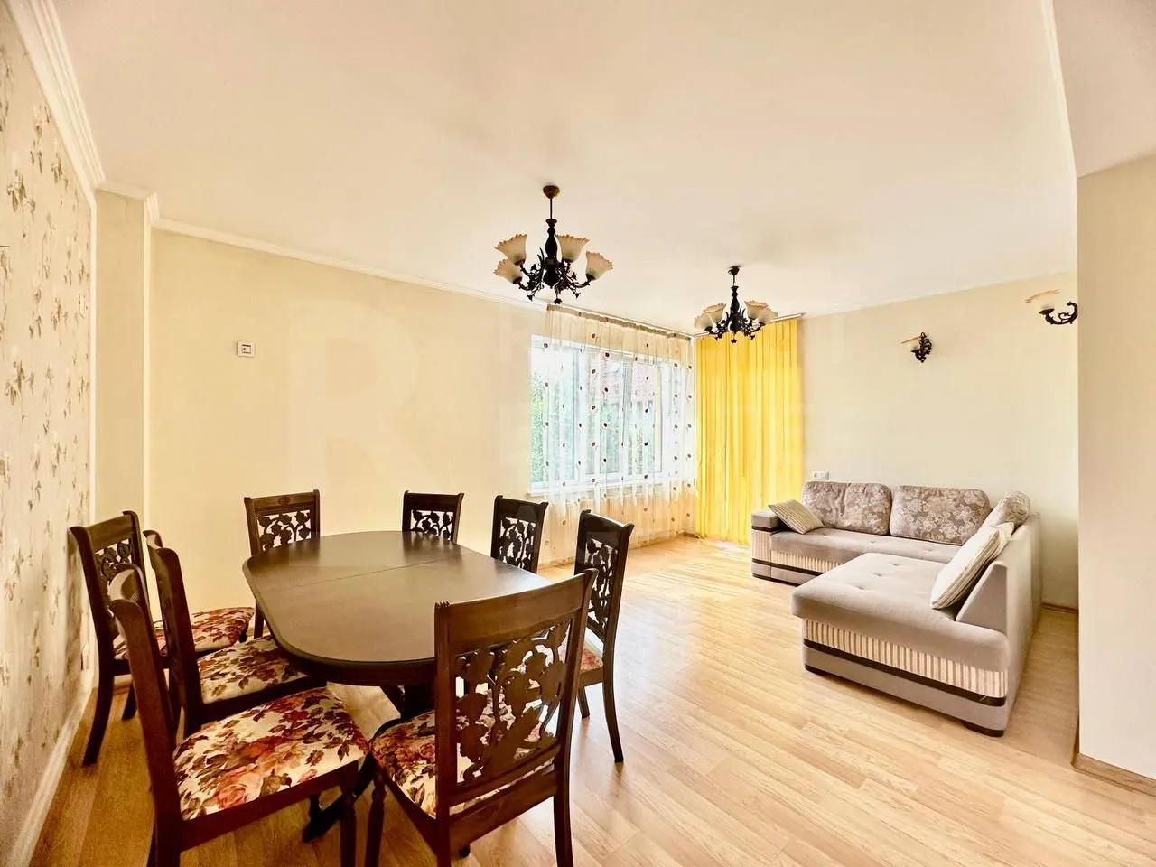 3-этажный дом, 6 комнат, 350 м² — Изображение 3