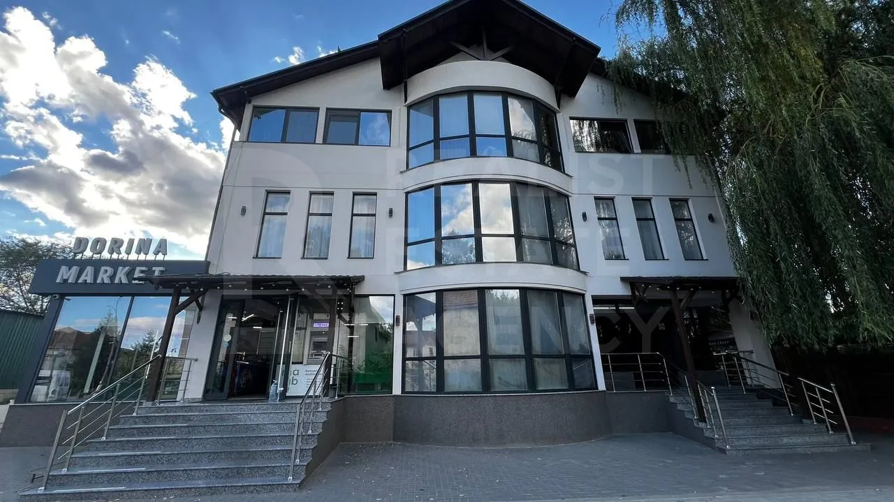 Spațiu comercial, 600 m² — Imagine 1