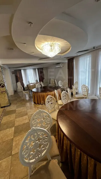 Spațiu comercial, 600 m² — Imagine 2