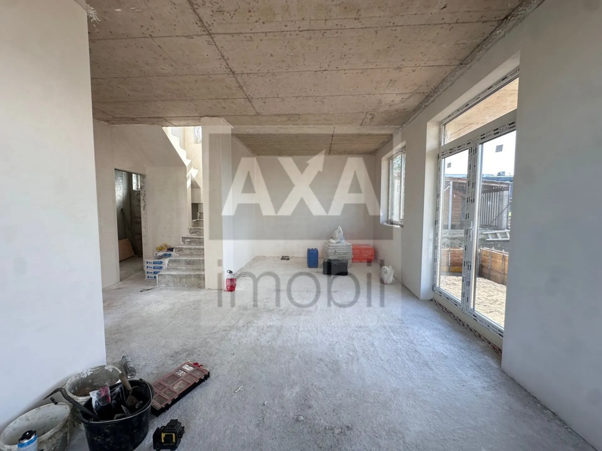 2-etaje casă, 4 camere, 150 m² — Imagine 2