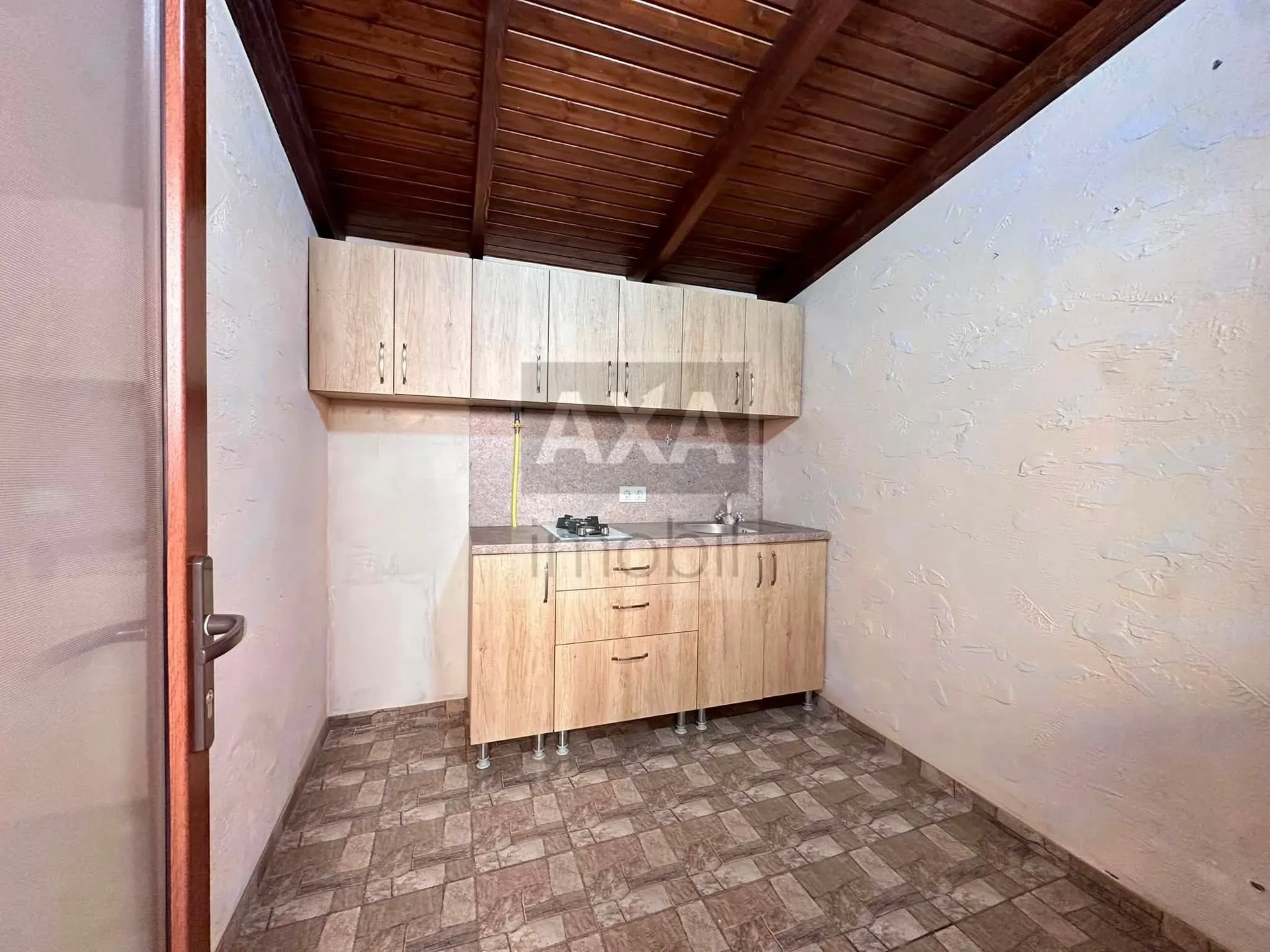 1-etaje casă, 3 camere, 100 m² — Imagine 2