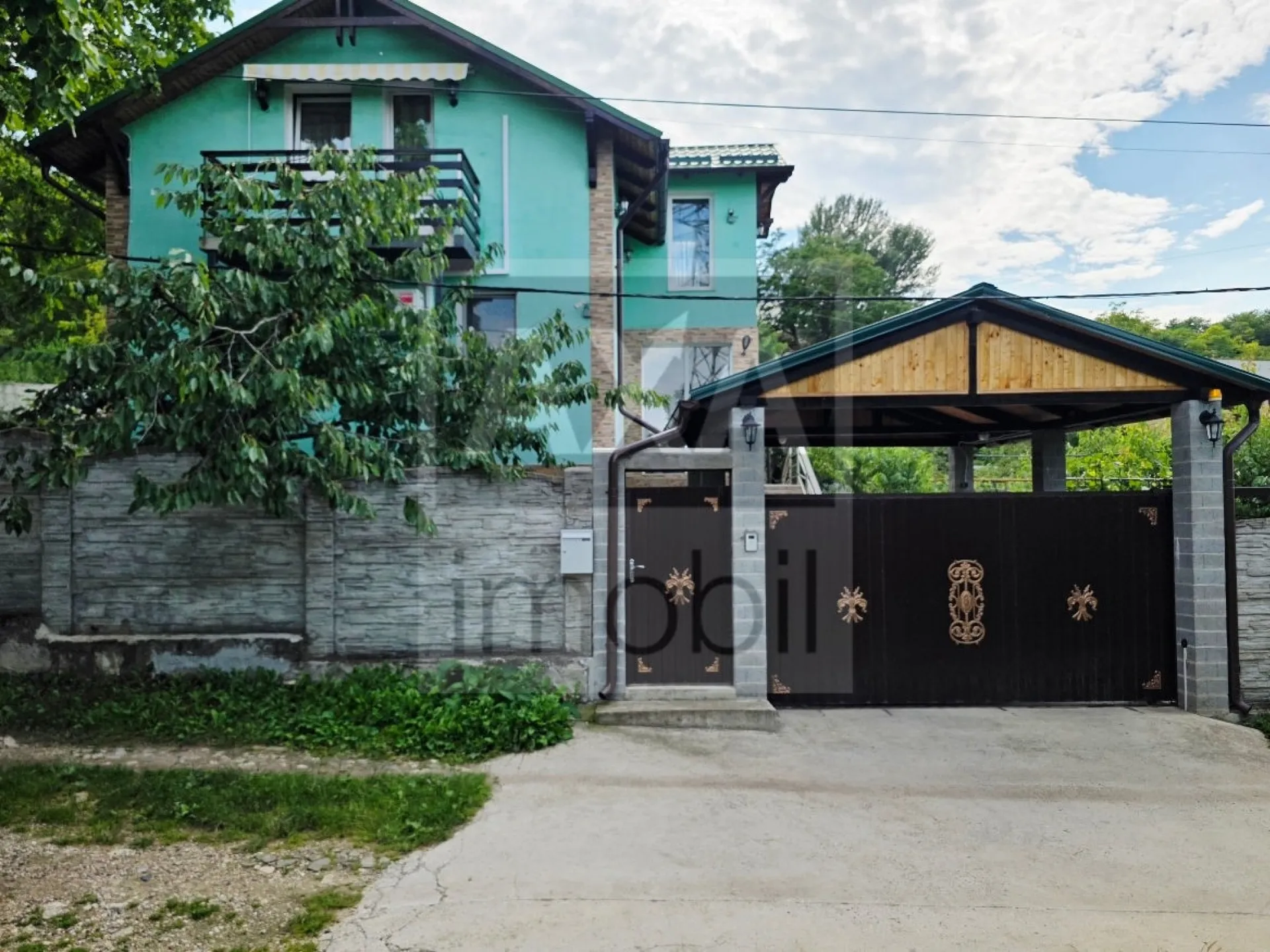 2-etaje casă, 3 camere, 130 m² — Imagine 1