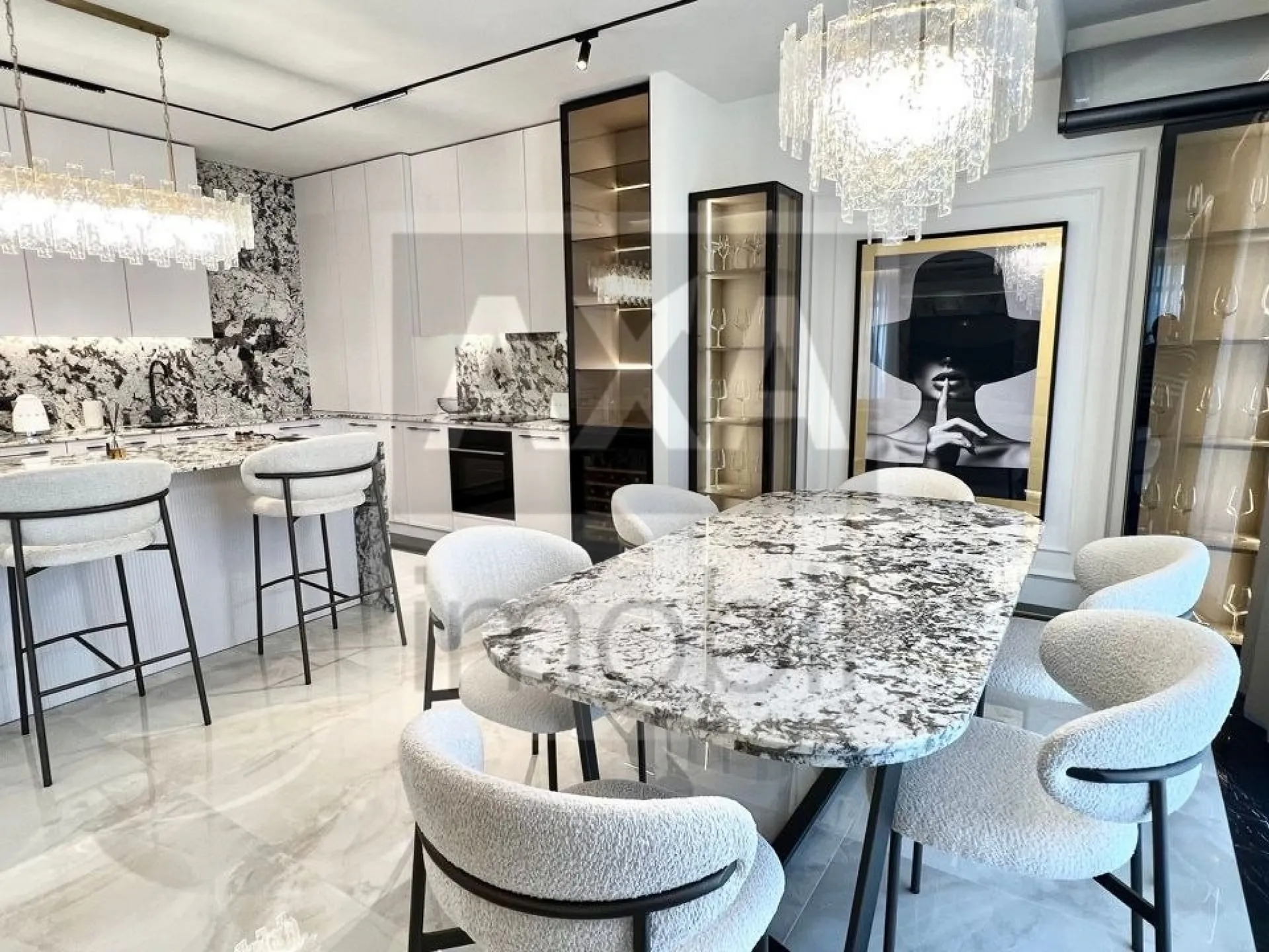 3-etaje casă, 7 camere, 300 m² — Imagine 3