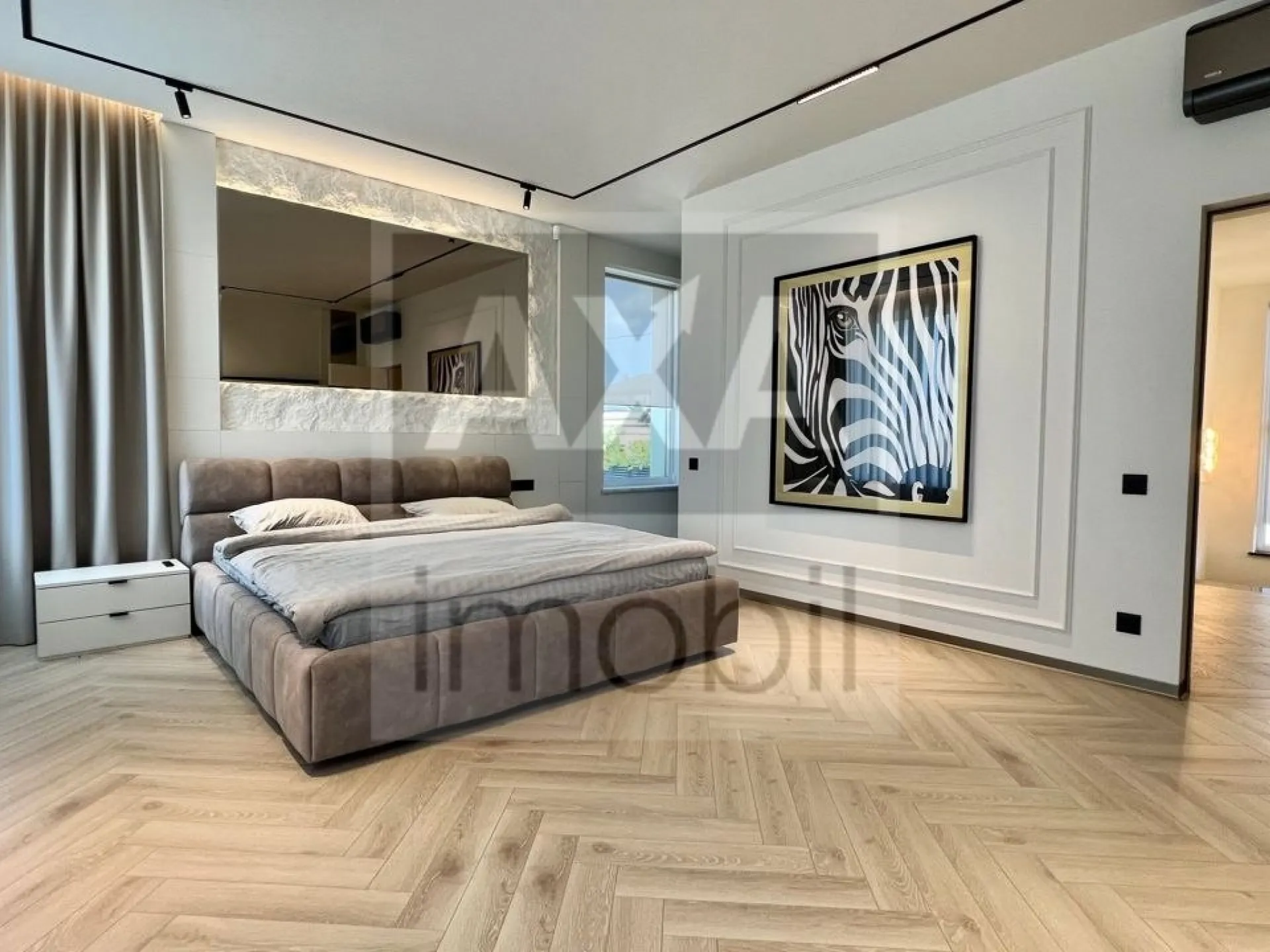 3-etaje casă, 7 camere, 300 m² — Imagine 4