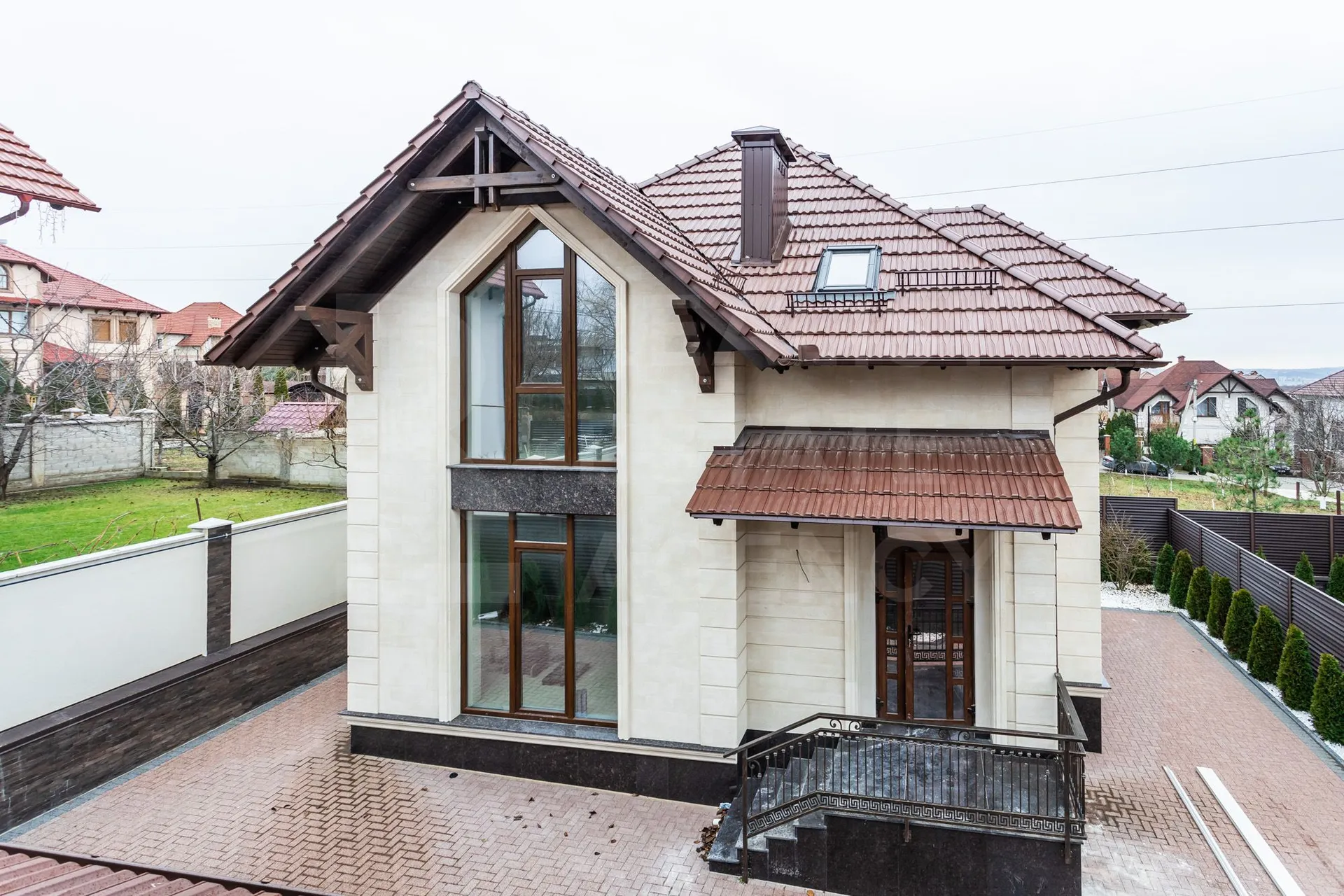 2-этажный дом, 5 комнат, 170 м² — Изображение 1