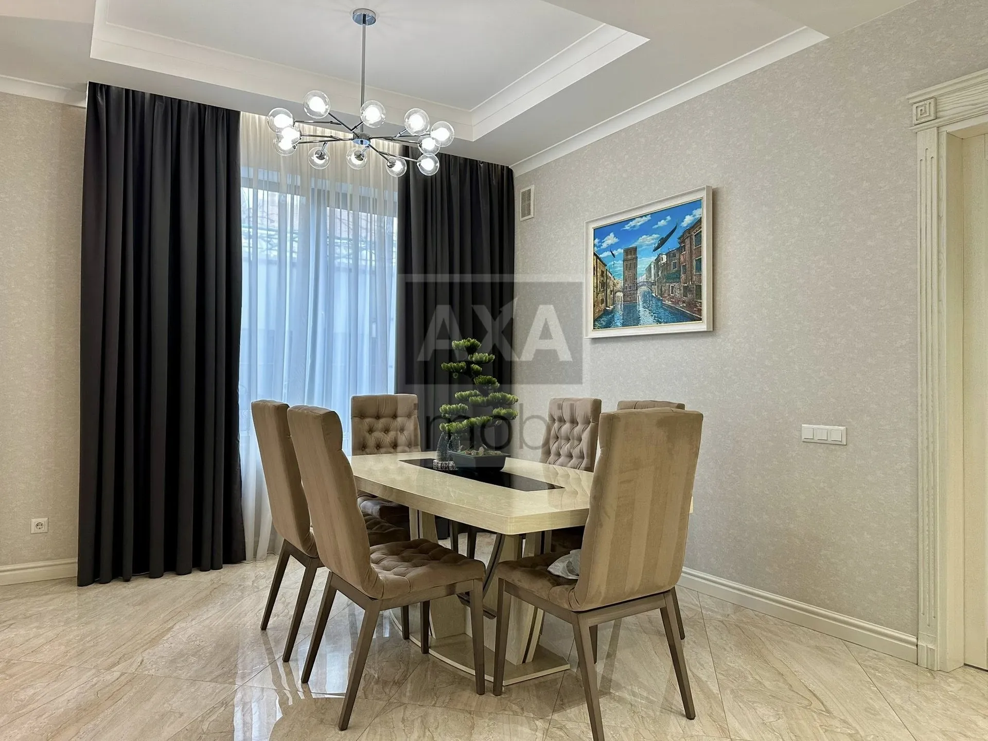 3-этажный дом, 4 комнаты, 240 м² — Изображение 4
