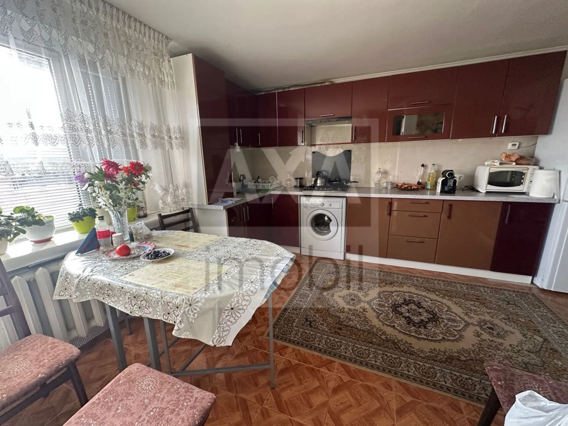 2-этажный дом, 4 комнаты, 190 м² — Изображение 2