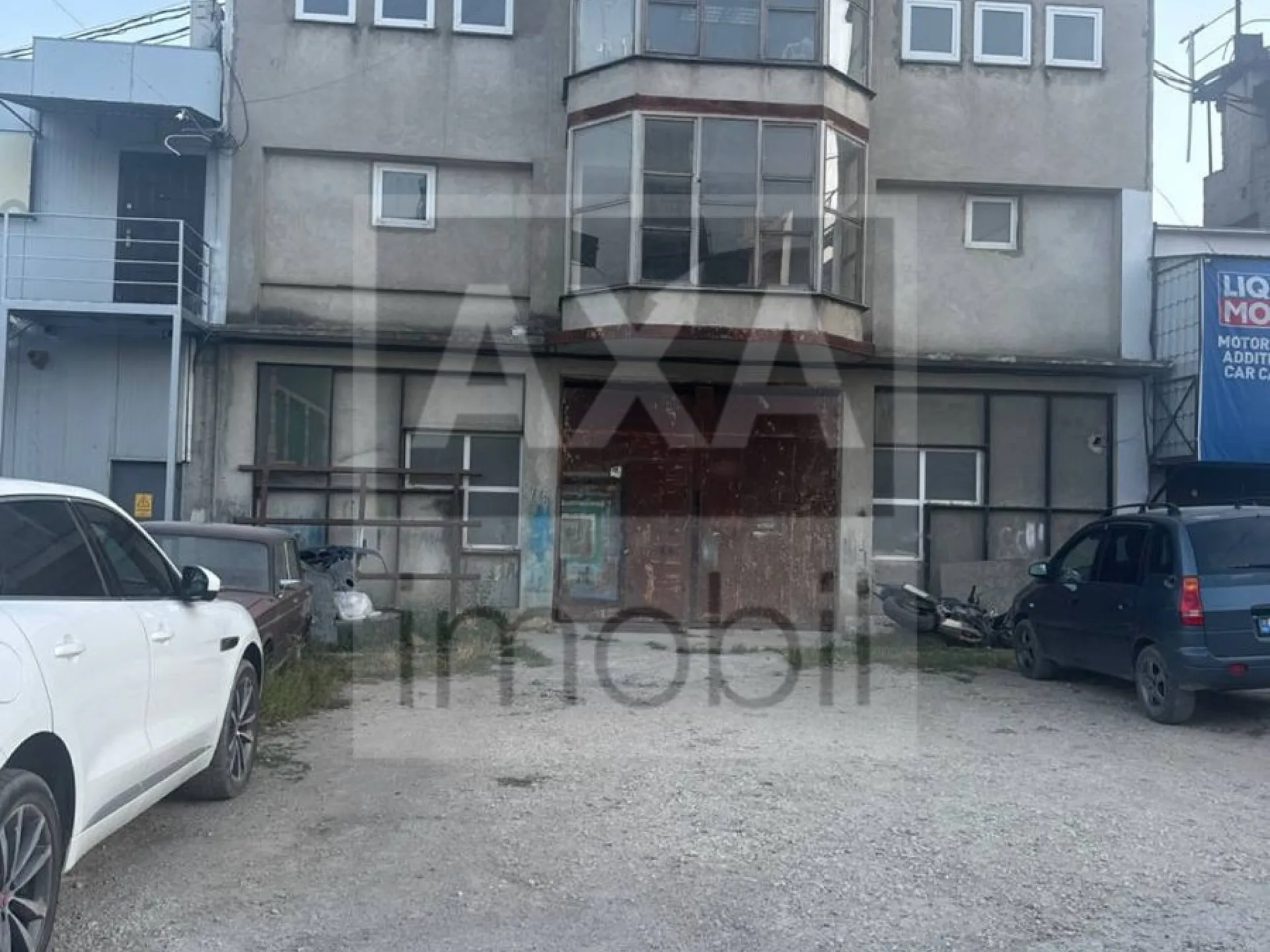 Spațiu comercial, 1 600 m² — Imagine 1