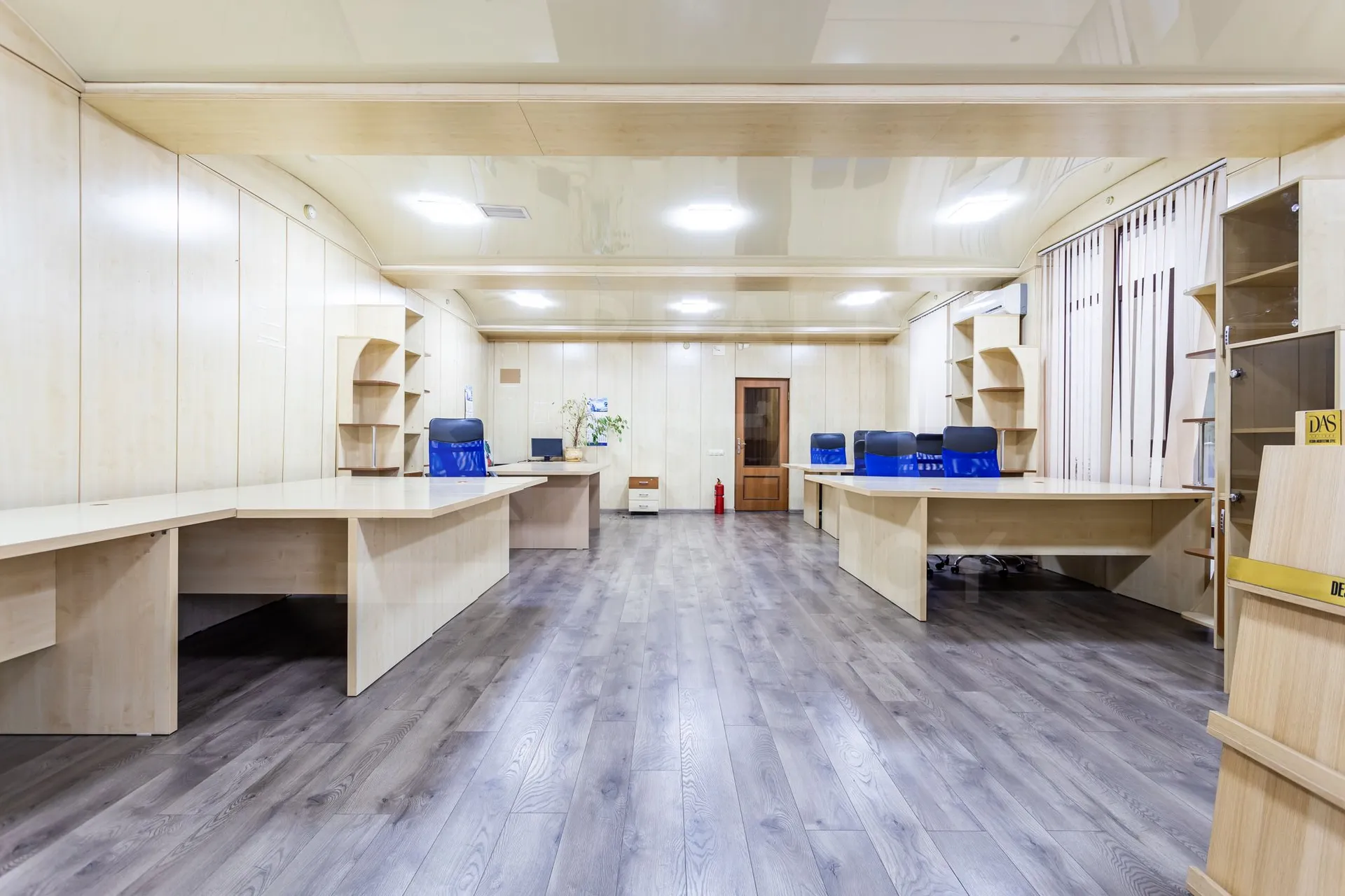 8-camere birou, 80 m² — Imagine 1