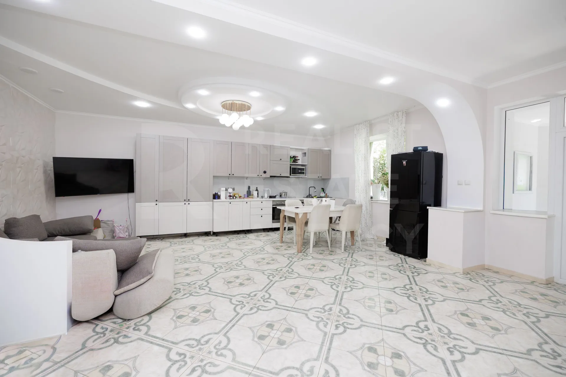 2-floor house, 5 rooms, 170 m² — Image 2