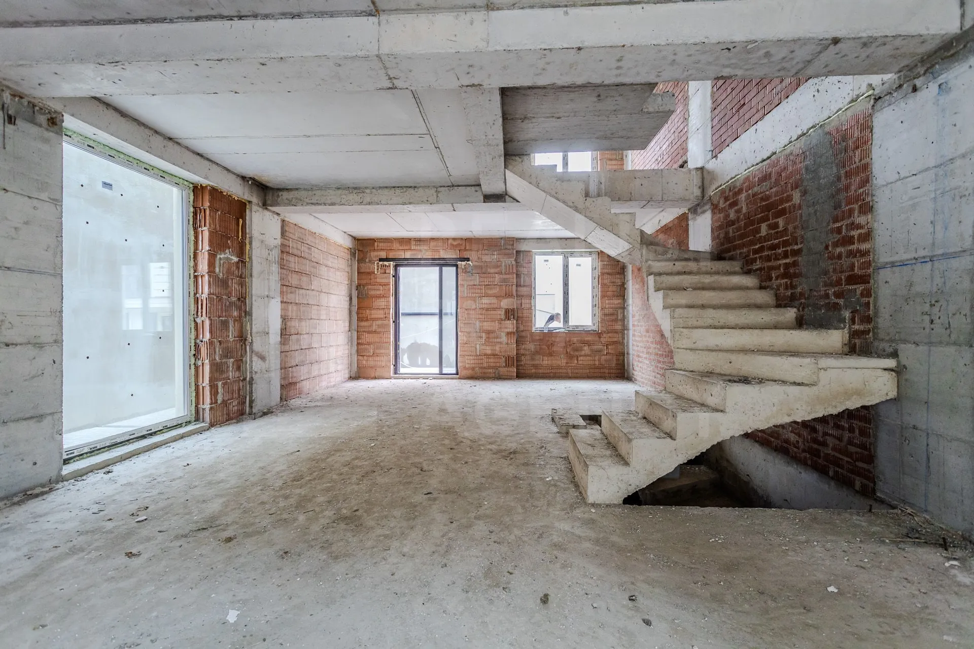 2-etaje casă, 3 camere, 180 m² — Imagine 2