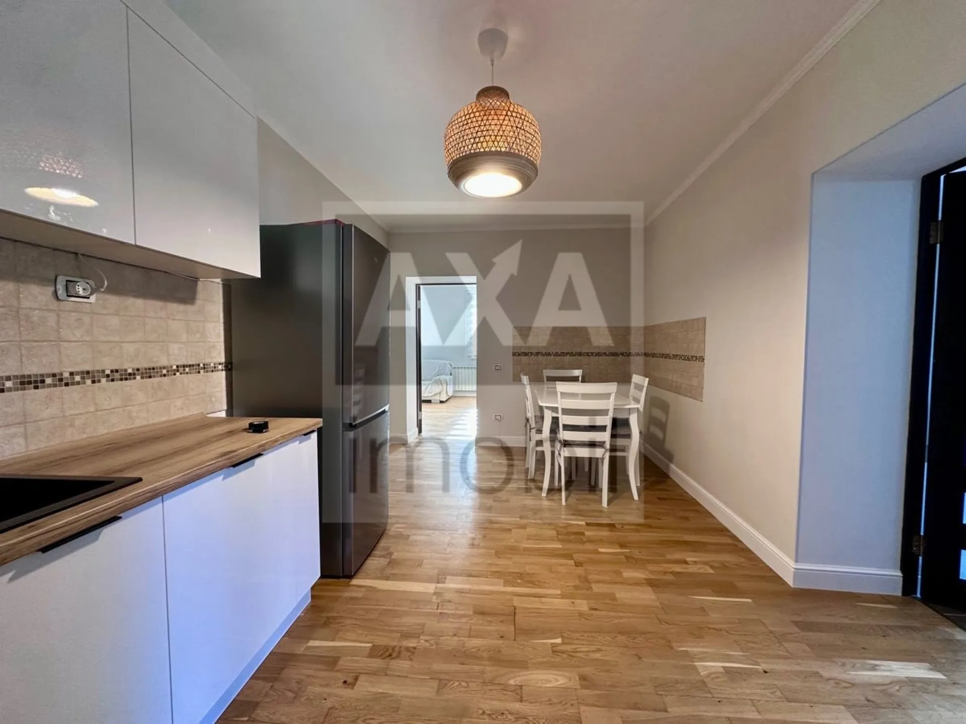 2-etaje casă, 4 camere, 180 m² — Imagine 2
