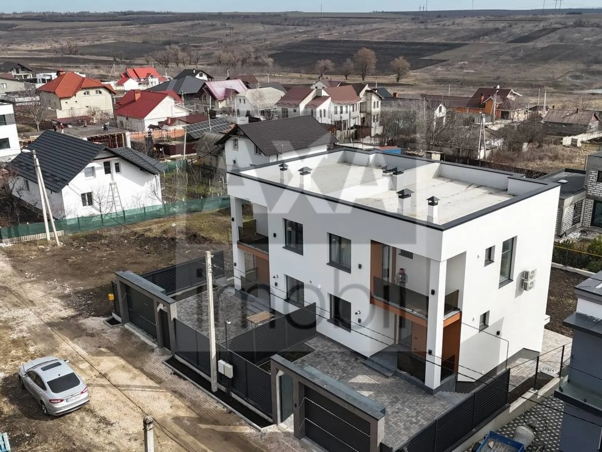 2-этажный дом, 3 комнаты, 180 м² — Изображение 1