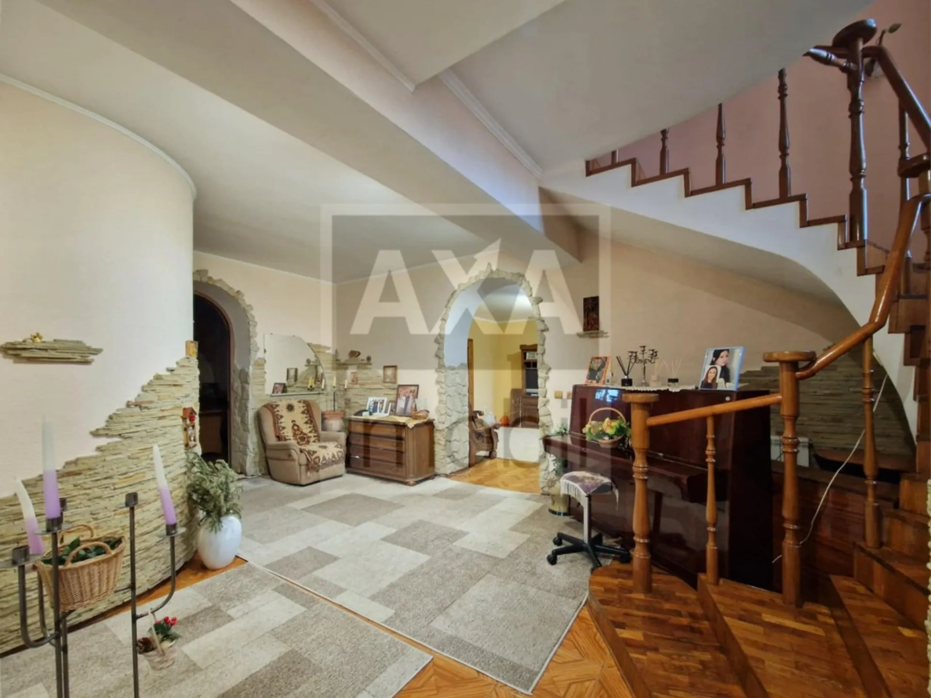 2-этажный дом, 4 комнаты, 240 м² — Изображение 3