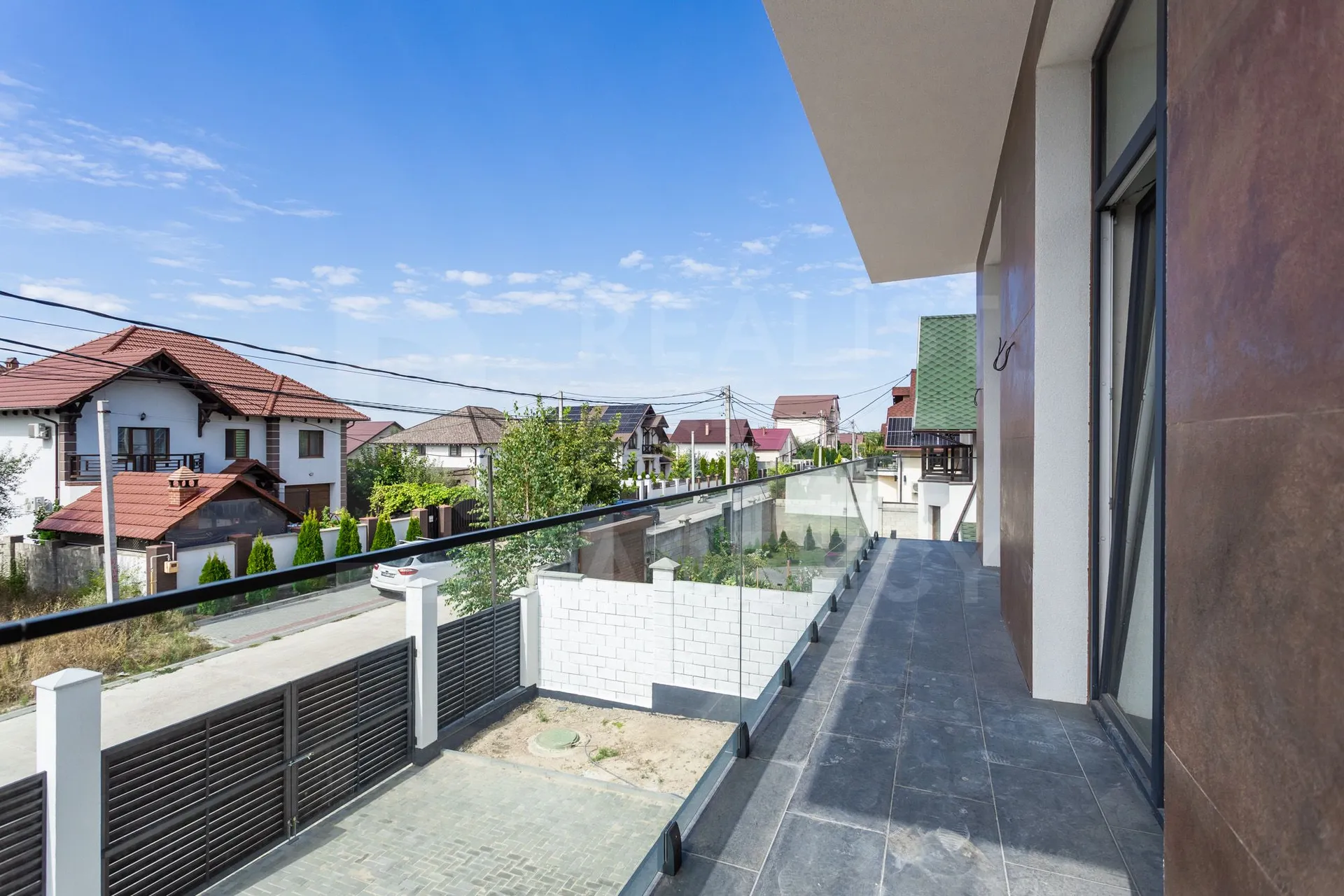 2-этажный дом, 4 комнаты, 260 м² — Изображение 4