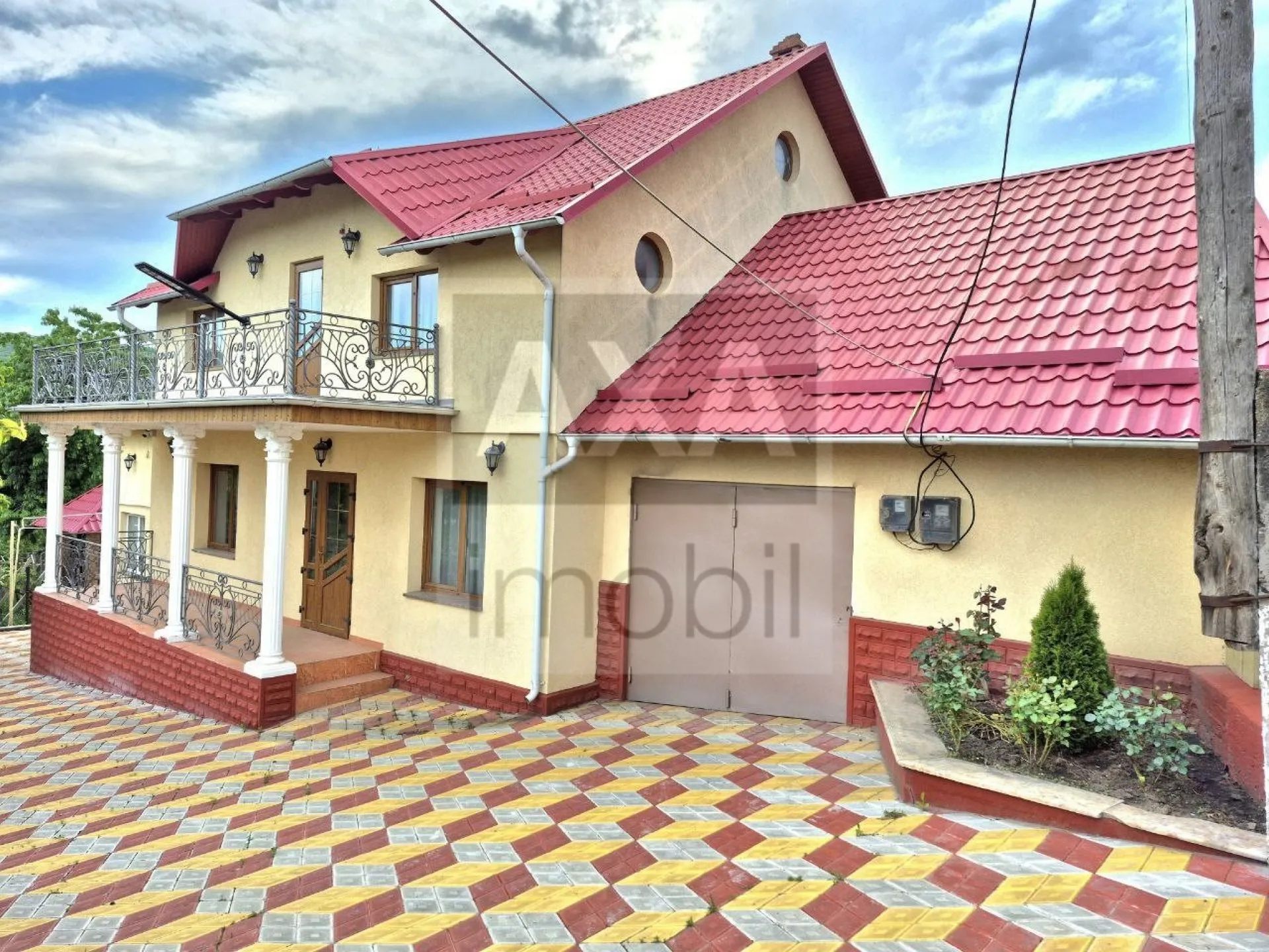 2-etaje casă, 4 camere, 180 m² — Imagine 1