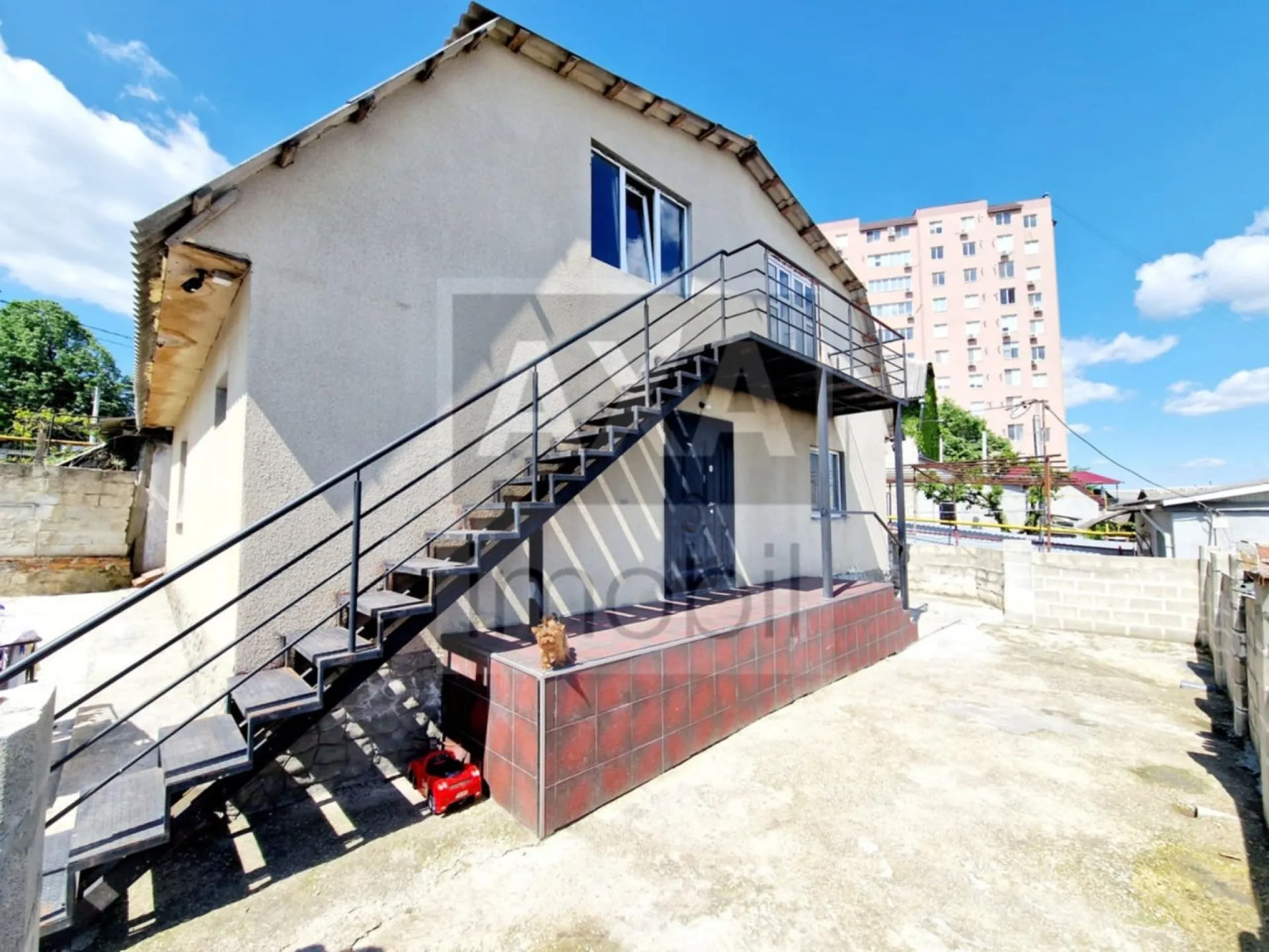 2-etaje casă, 3 camere, 92 m² — Imagine 1