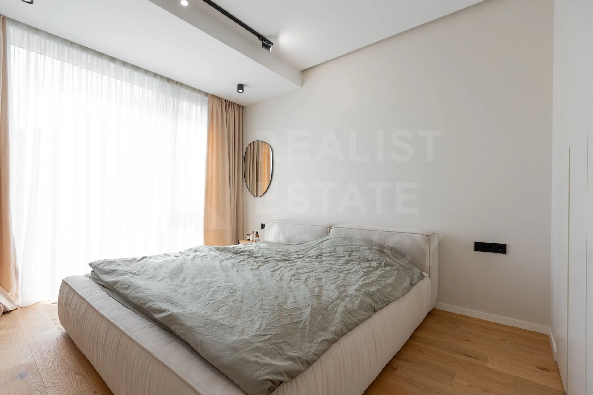 2-этажный дом, 4 комнаты, 180 м² — Изображение 4