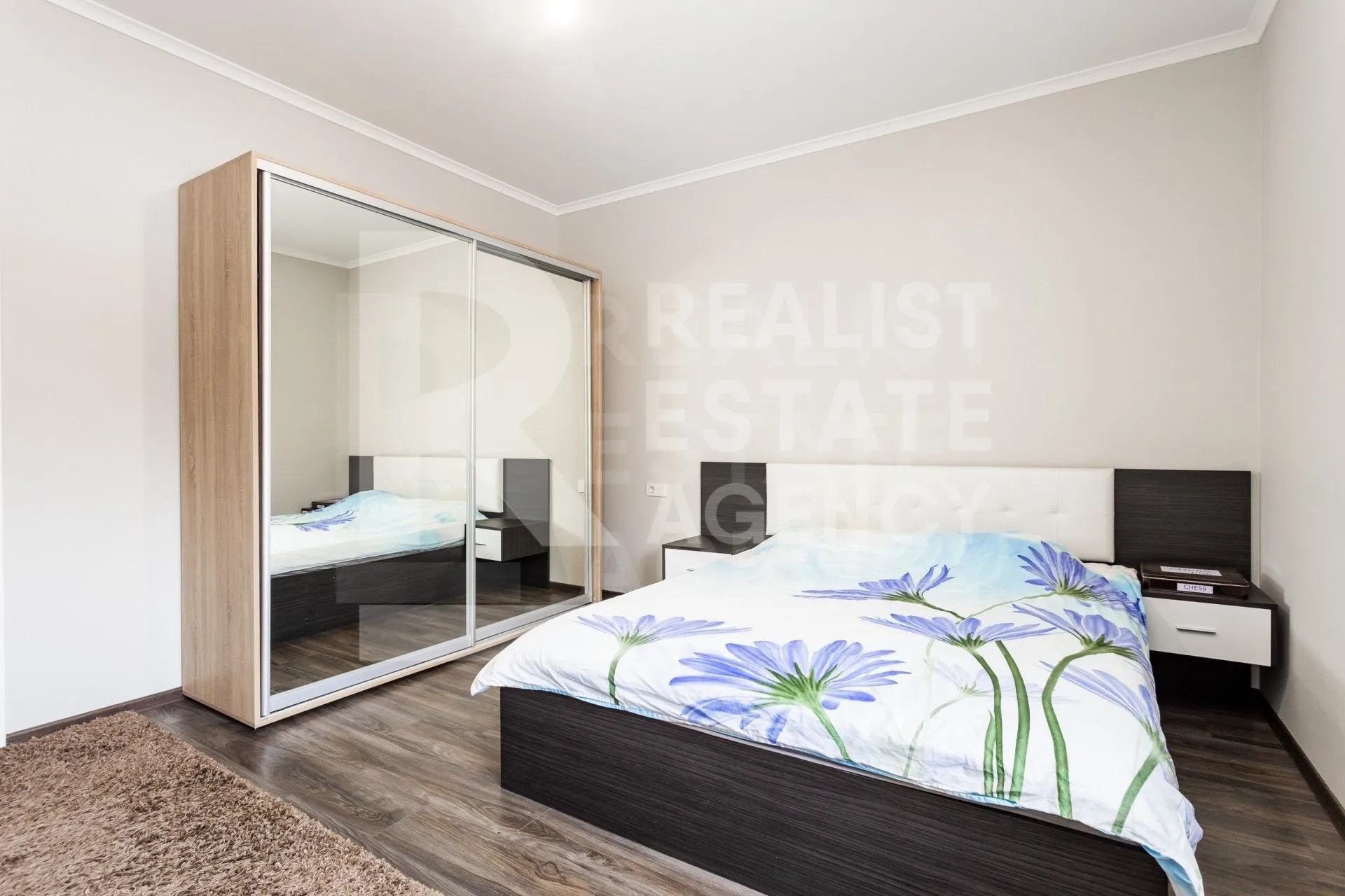 3-этажный дом, 3 комнаты, 500 м² — Изображение 4