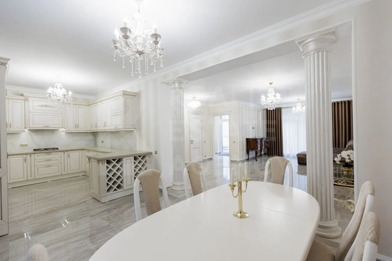 2-этажный дом, 3 комнаты, 280 м² — Изображение 2