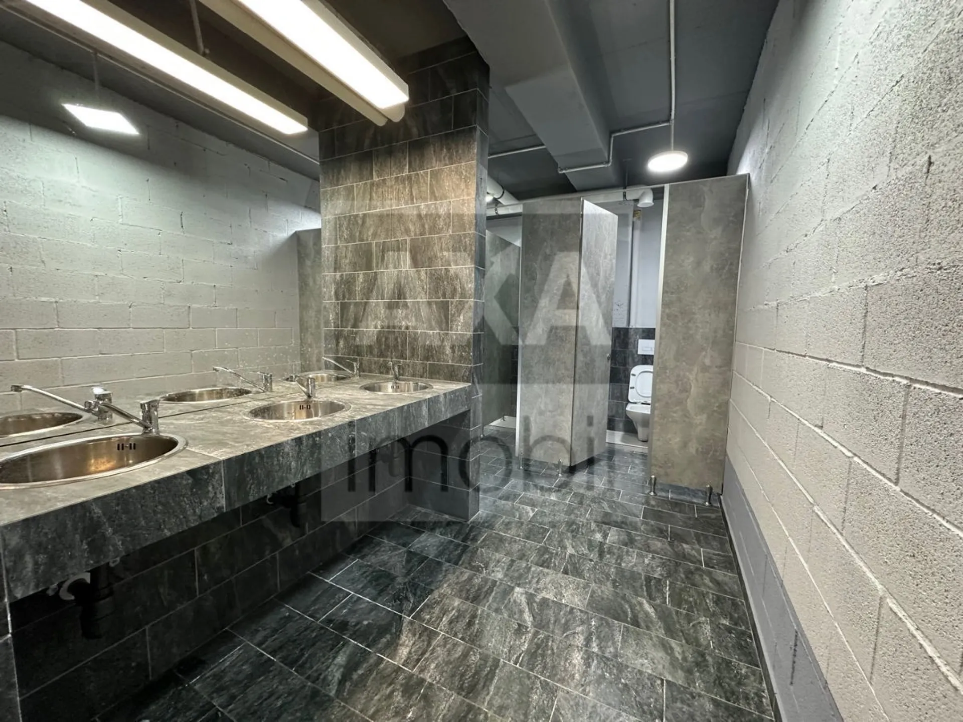 Spațiu comercial, 450 m² — Imagine 2