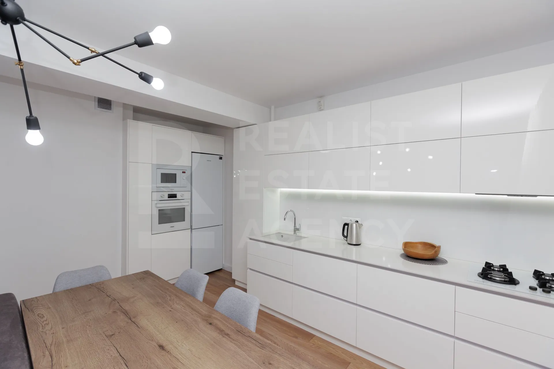 2-bedroom apartment, 80 m² — Image 2