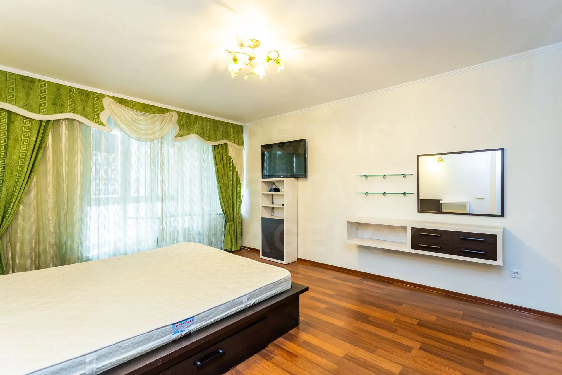 4-bedroom apartment, 176 m² — Image 4