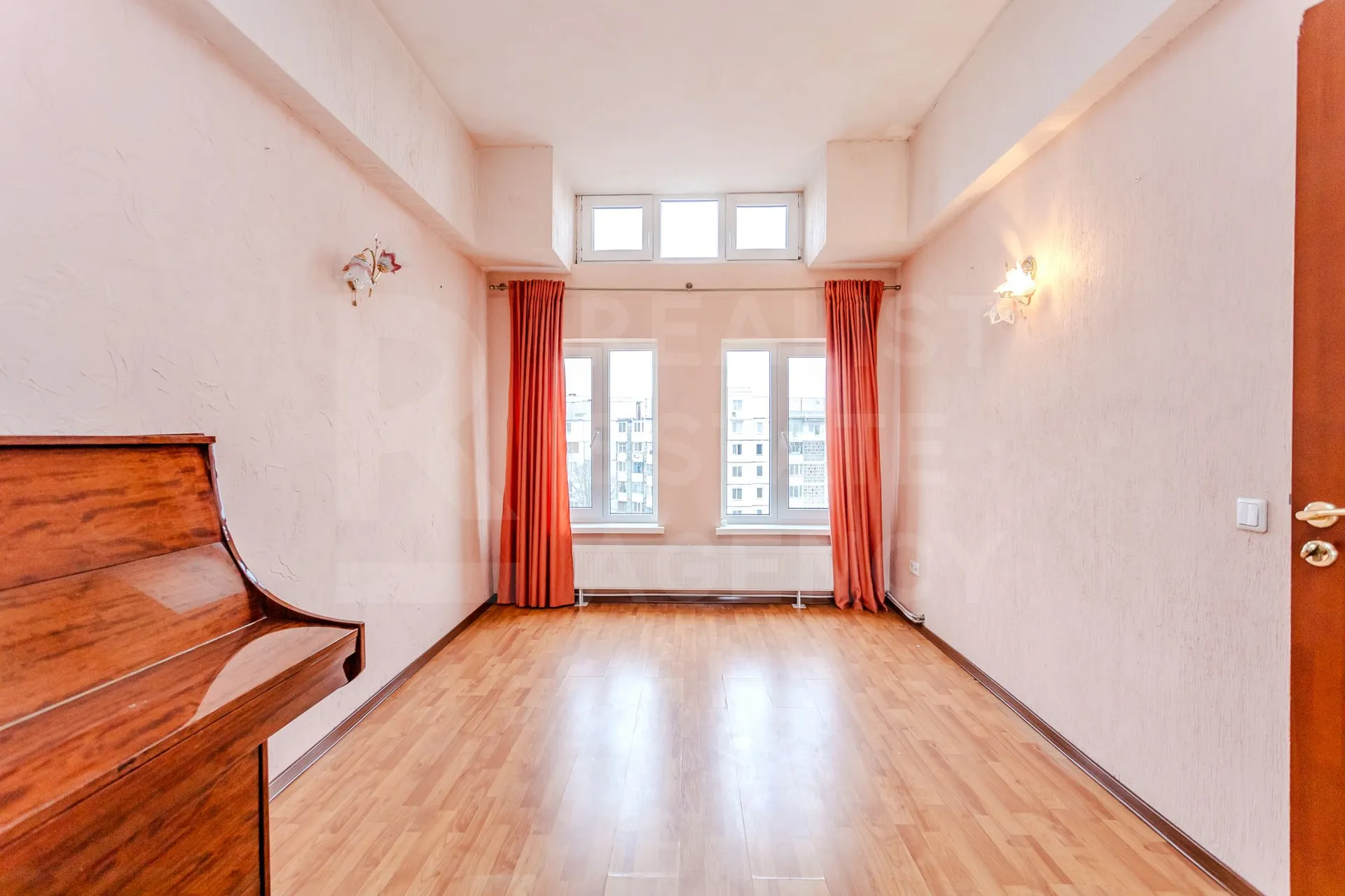 4-bedroom apartment, 176 m² — Image 1